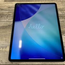 AS-IS Apple iPad Pro 12.9 6th Generation MNXU3LL/A  - Space Gray 512GB