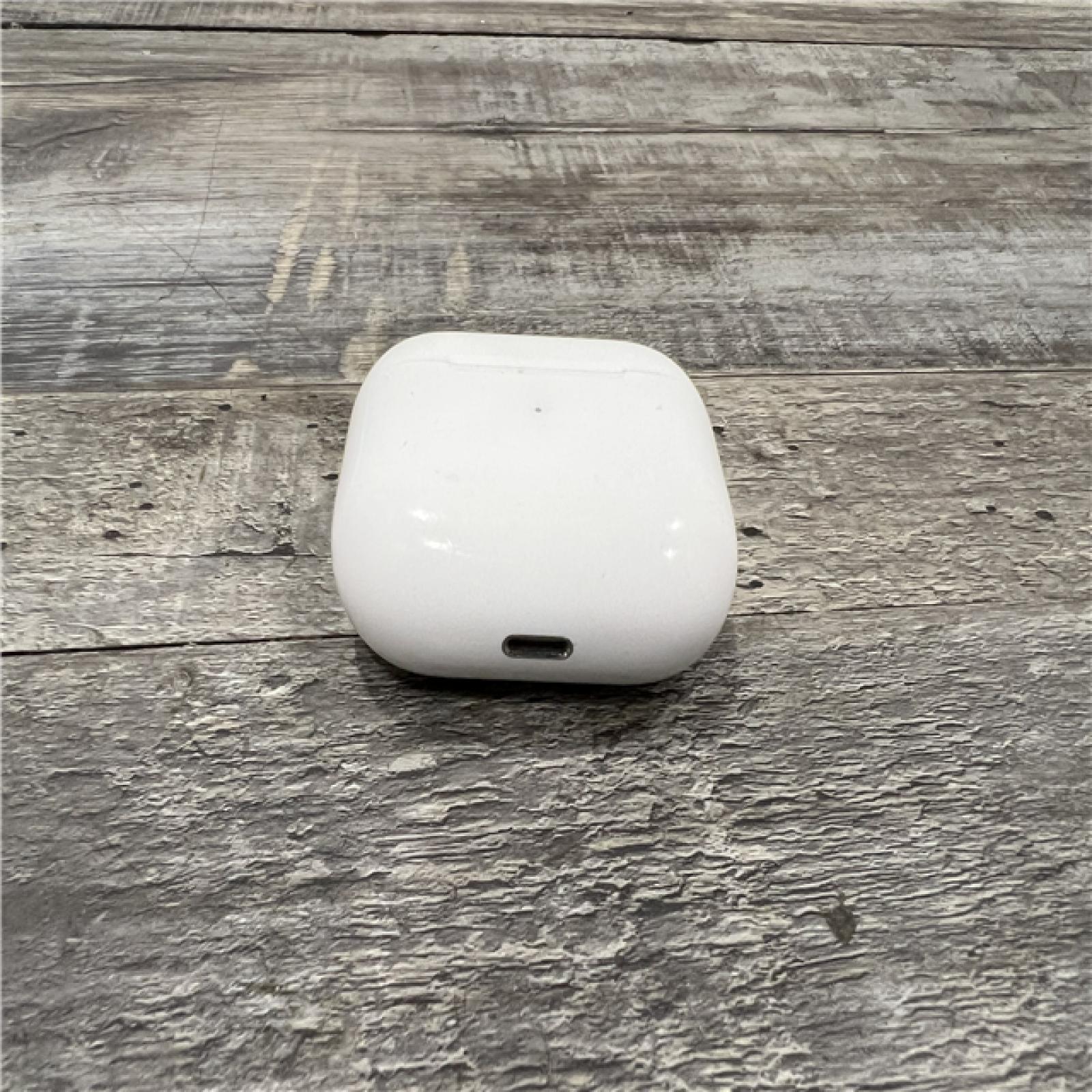AS-IS Apple - AirPods (3rd generation) with Lightning Charging Case - White