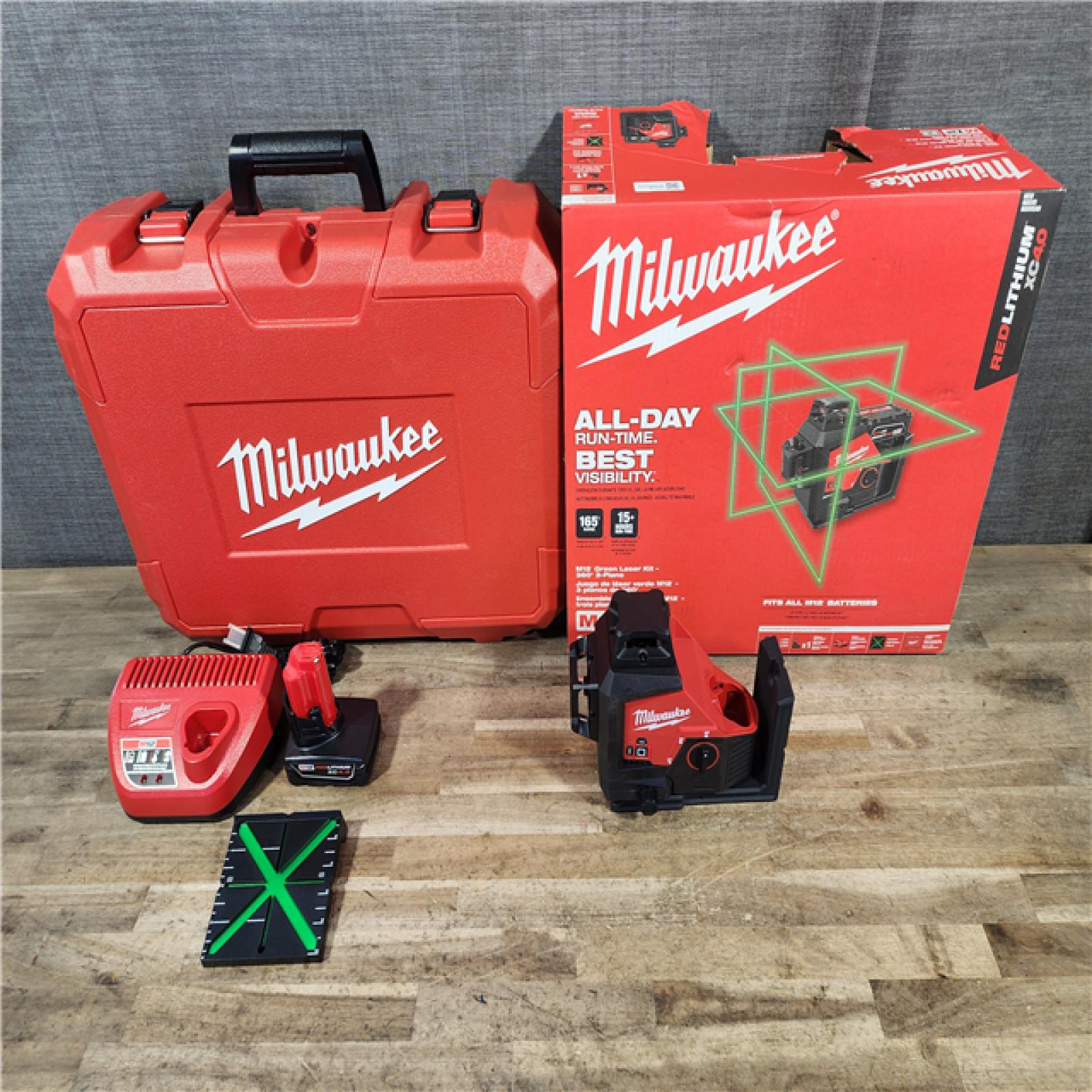 HOUSTON LOCATION - AS-IS (APPEARS LIKE NEW) Milwaukee 12-Volt Lithium-Ion Cordless Green 250 ft. 3-Plane Laser Level Kit