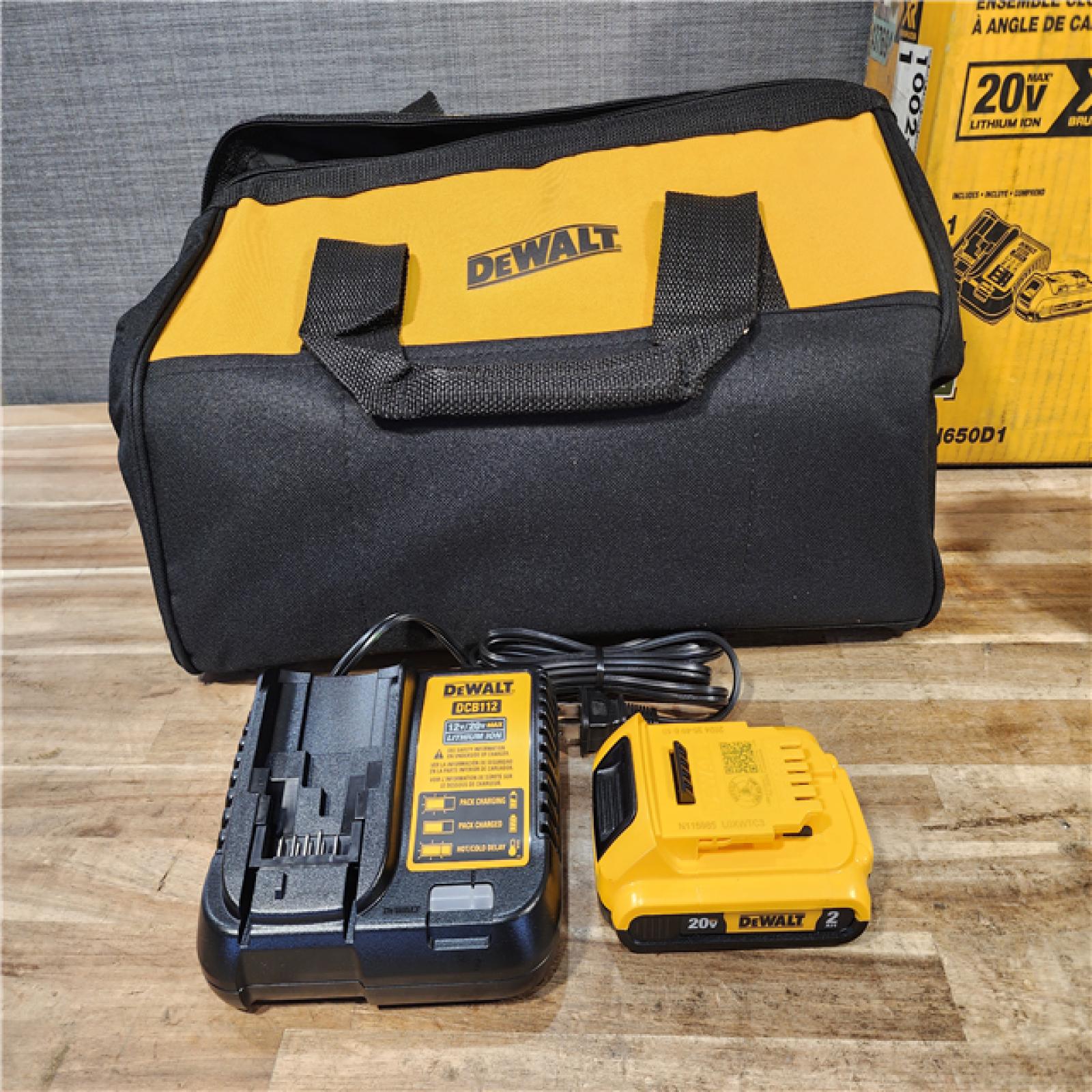 HOUSTON LOCATION - AS-IS DEWALT 20V MAX XR Lithium-Ion Cordless 2-1/2 in. 15-Gauge Finish Nailer Kit