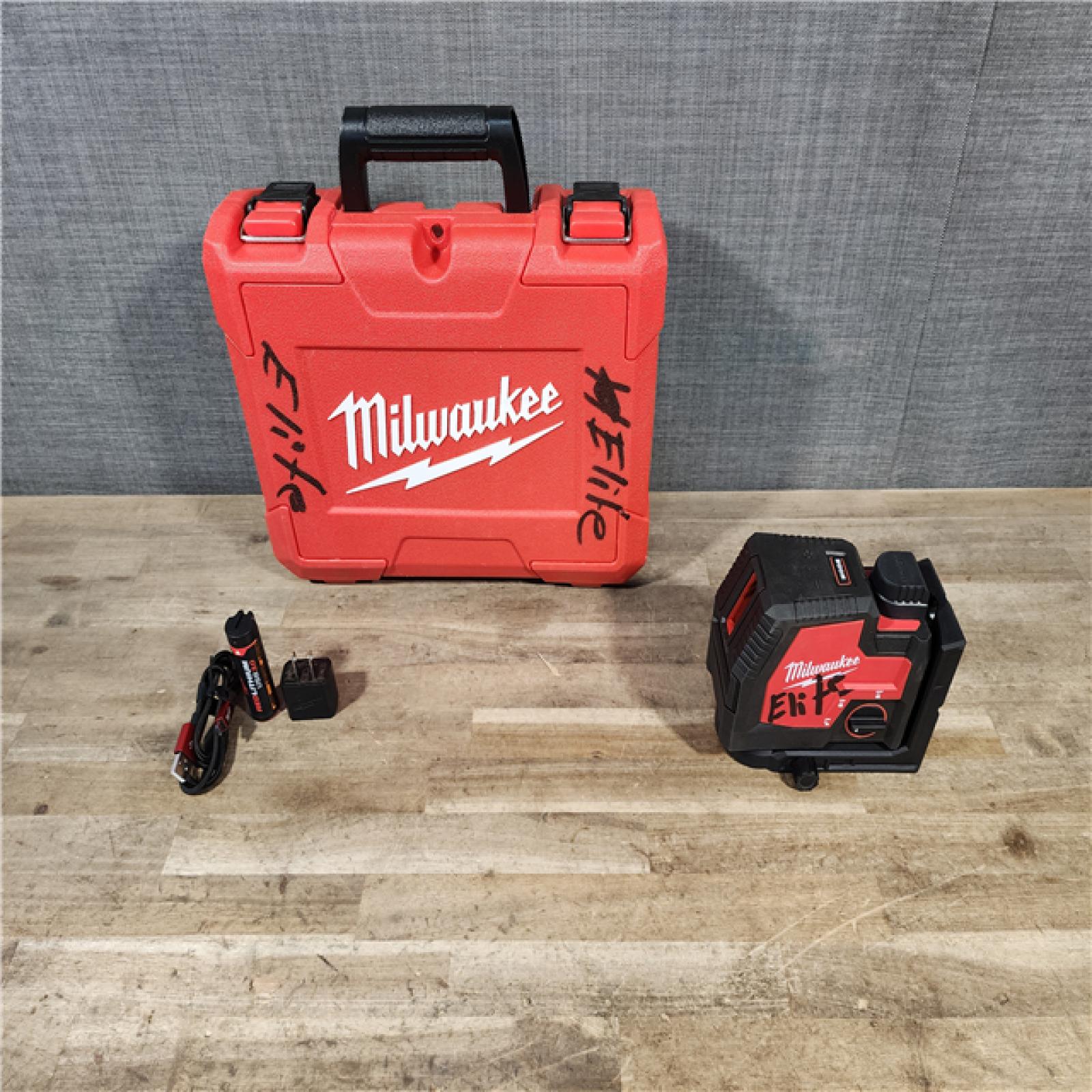HOUSTON LOCATION - AS-IS Milwaukee 100 ft. REDLITHIUM Lithium-Ion USB Green Rechargeable Cross Line Laser Level Kit