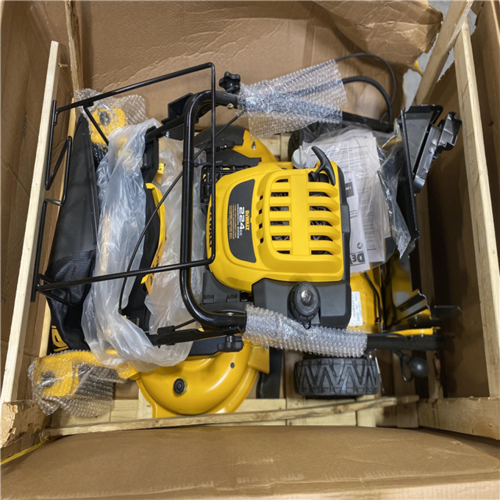 Dallas Location - As-Is DEWALT 28 in. 224cc Gas Self-Propelled Lawn Mower