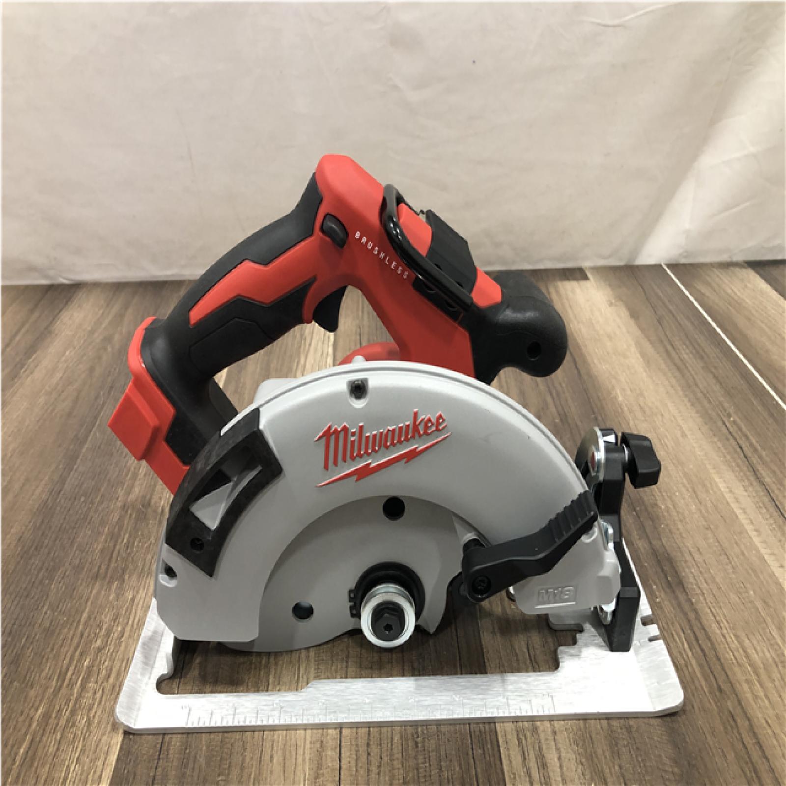 AS-IS Milwaukee 18V Lithium-Ion Brushless Cordless 7-1/4 in. Circular Saw (Tool-Only)