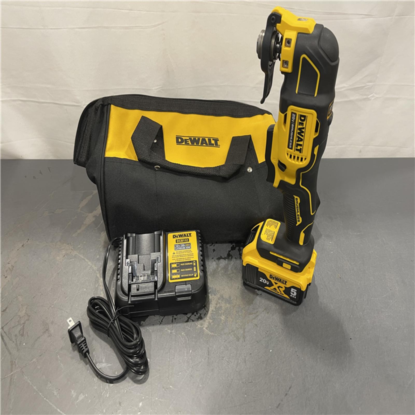 AS-IS - DeWalt ATOMIC 20V MAX Lithium-Ion Cordless Brushless Oscillating Multi Tool Kit
