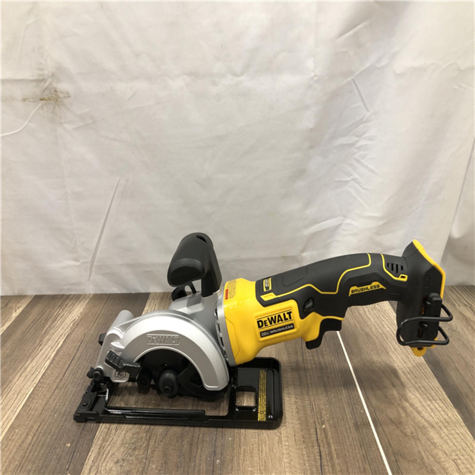 AS-IS DEWALT ATOMIC 20V MAX Cordless Brushless 4-1/2 in. Circular Saw (Tool Only)