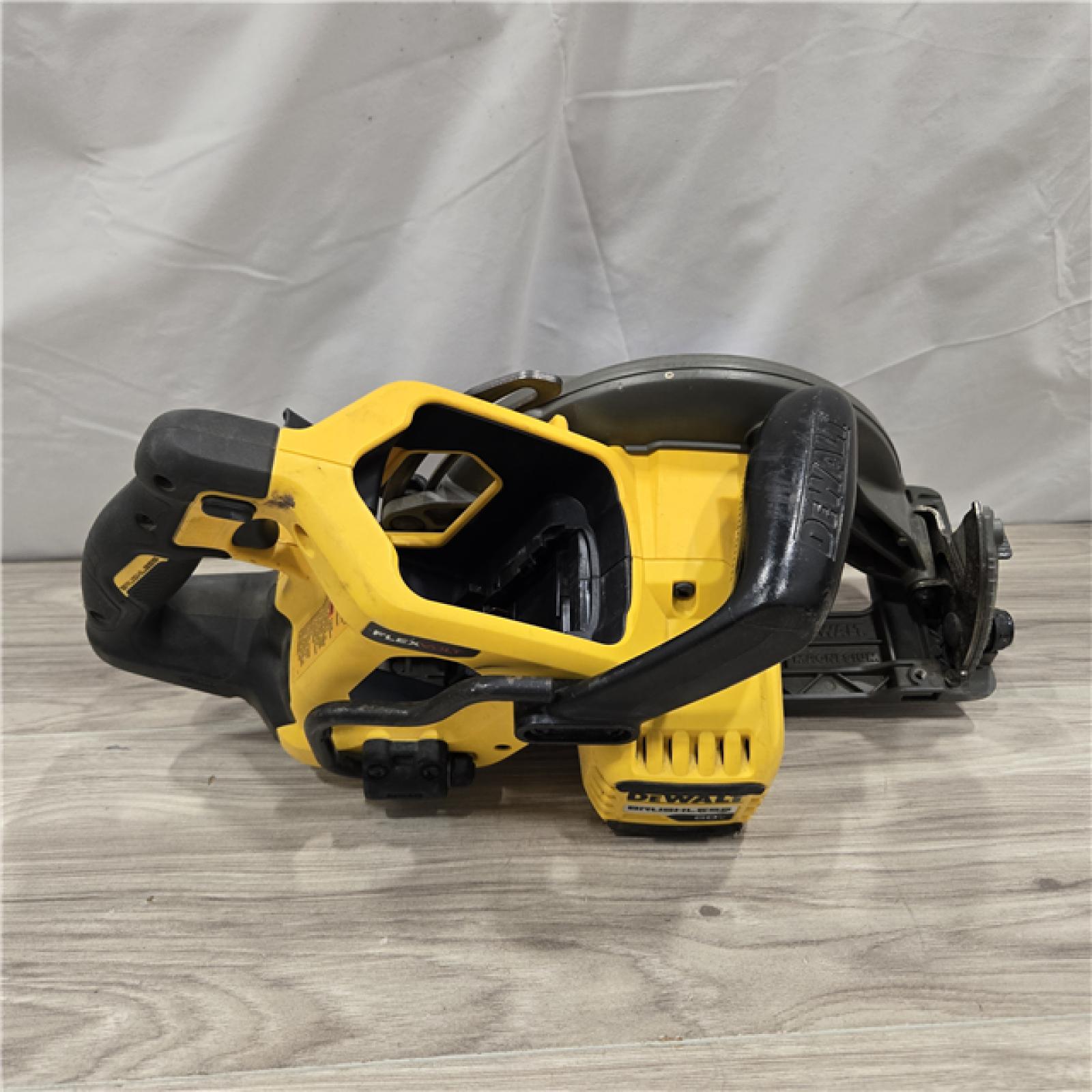 AS-IS DEWALT FLEXVOLT 60V MAX Cordless 7-1/4 in. Circular Saw (Tool Only)