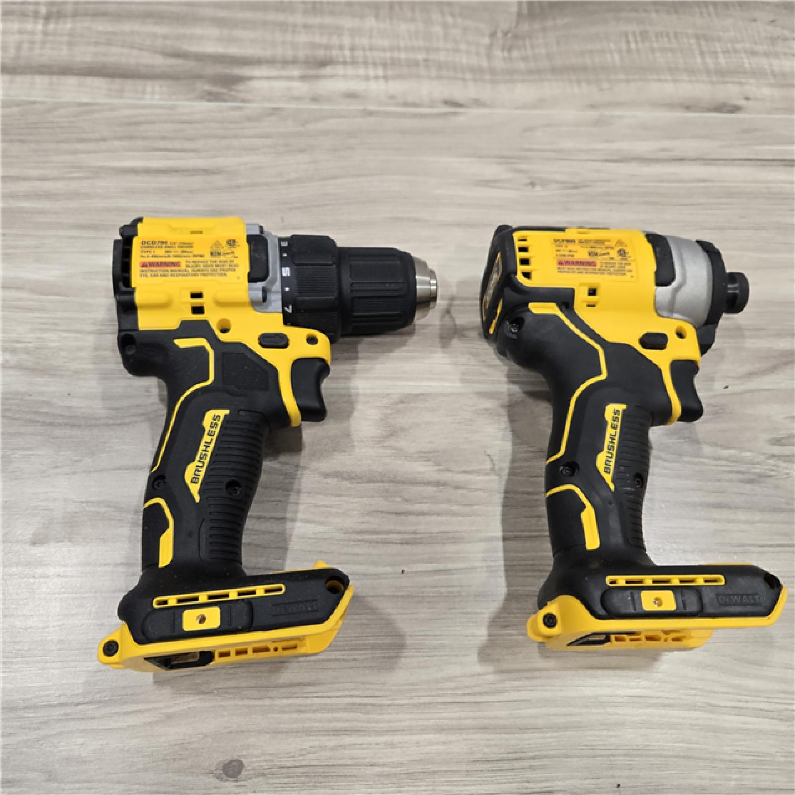 LIKE NEW! - Dewalt DCK225D2 20V MAX ATOMIC Cordless Drill Driver and Impact Driver Combo Kit