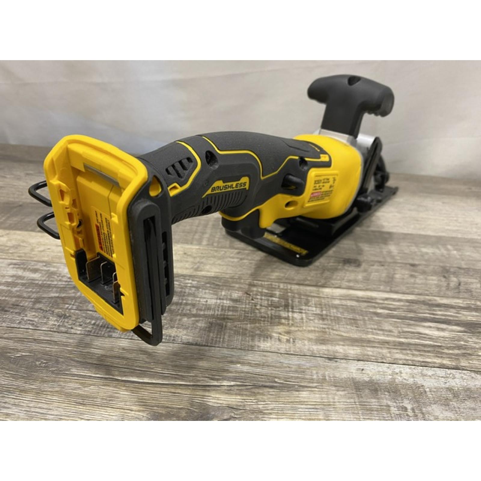 AS-IS DEWALT ATOMIC 20V MAX Cordless Brushless 4-1/2 in. Circular Saw (Tool Only)