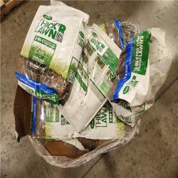 Phoenix Location Scotts Turf Builder 40 lbs. 4,000 sq. ft. THICK'R LAWN Grass Seed, Fertilizer, and Soil Improver for Sun & Shade Pallet
