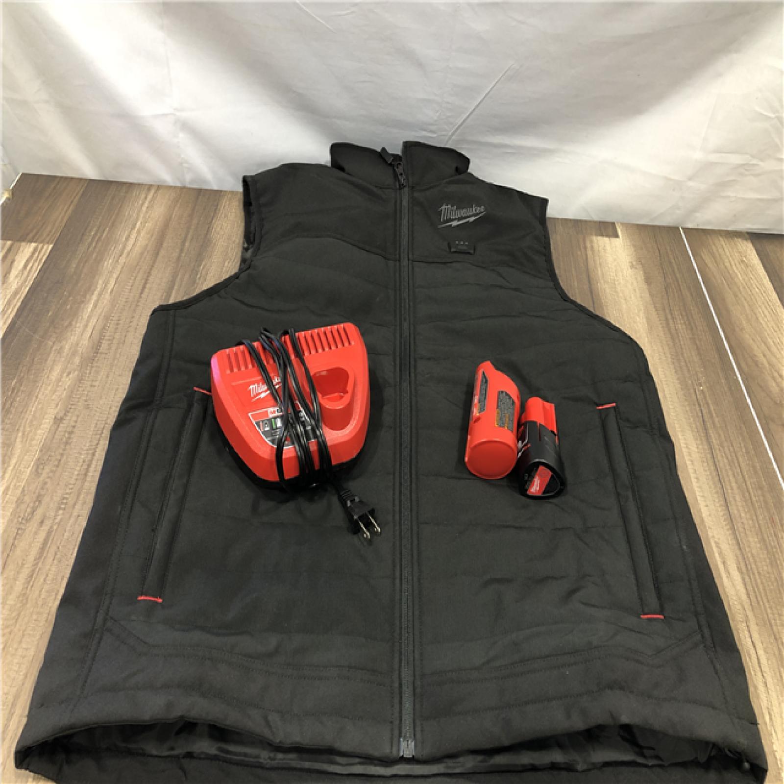 AS-IS Milwaukee Men's Large 12-Volt Lithium-Ion Cordless Axis Black Heated Vest Kit
