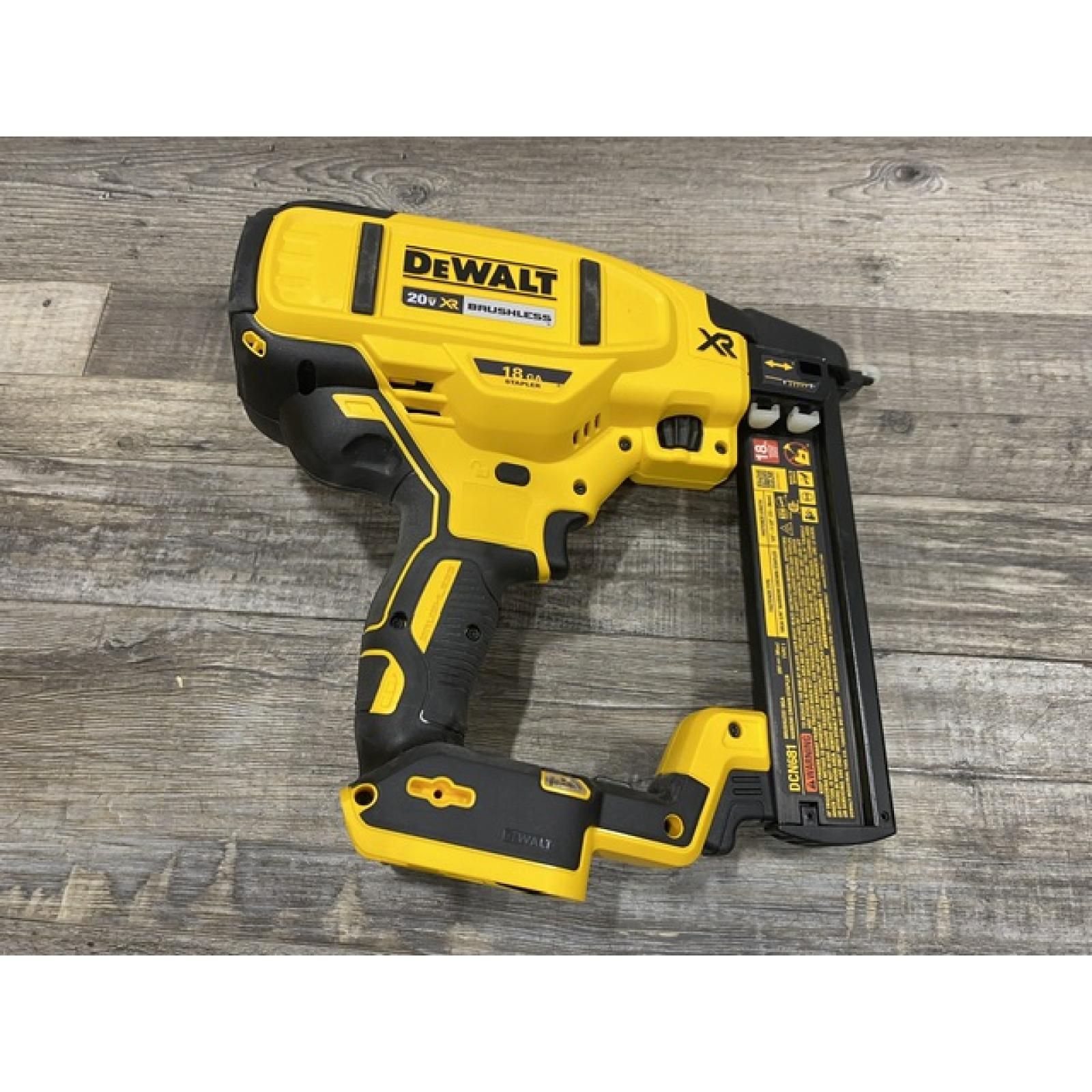 AS-IS DEWALT 20V MAX XR Lithium-Ion Cordless 18-Gauge Narrow Crown Stapler Kit