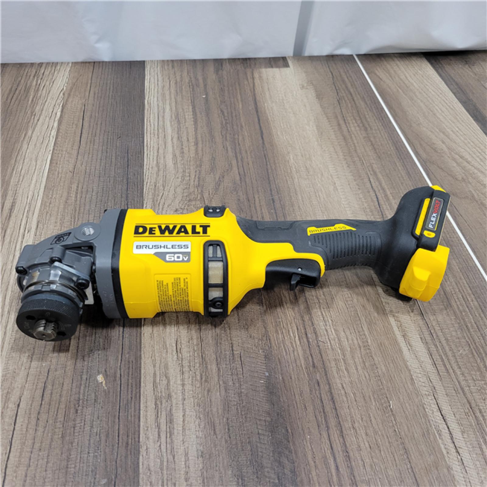 AS-IS  DeWalt FLEXVOLT 60V MAX Cordless Grinder  4.5 - 6   9000 RPM  1 EA (115-DCG418B) (ONLY TOOL)