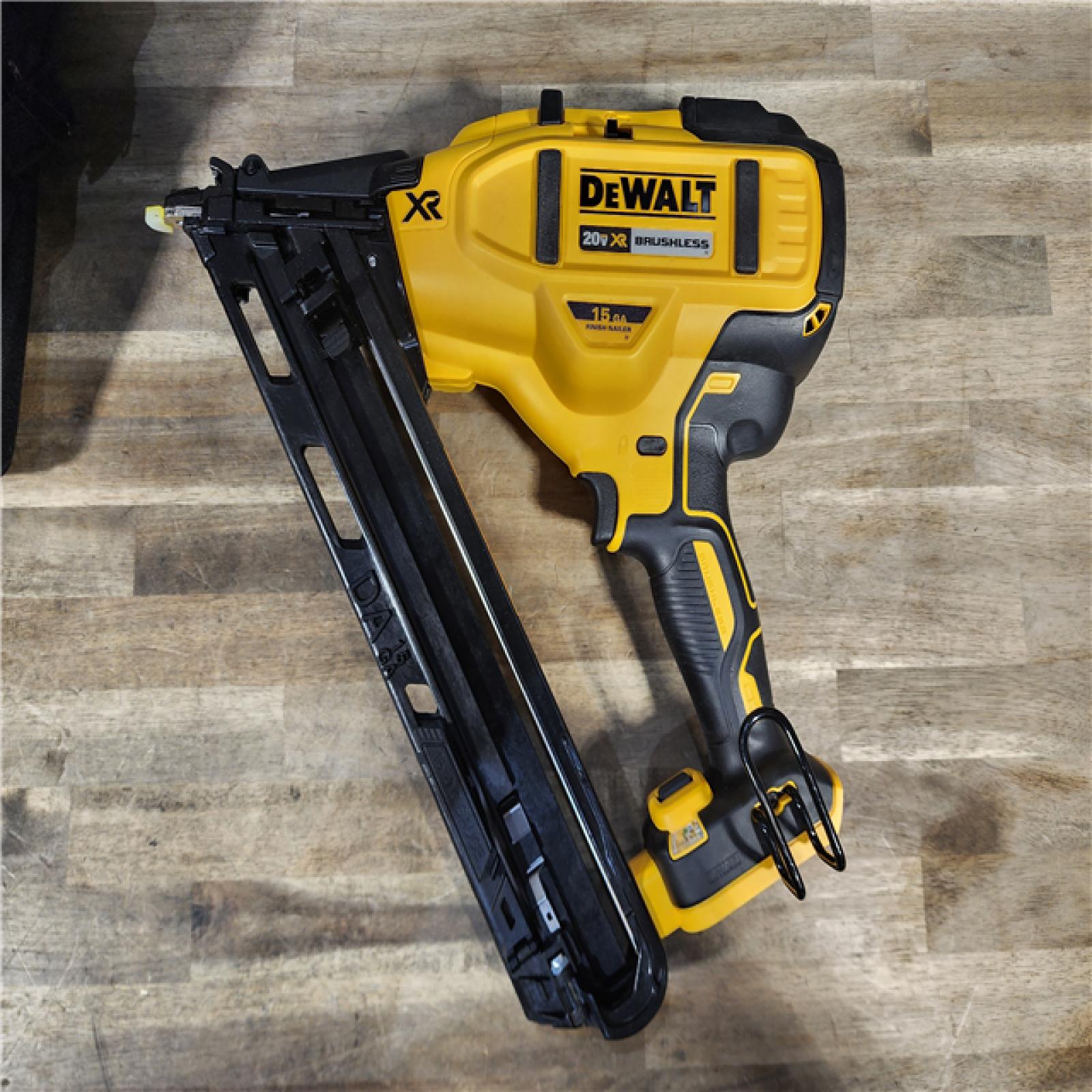 HOUSTON LOCATION - AS-IS DeWalt 20V MAX XR 15 Ga. Cordless 34 Deg Nailer Kit (Battery & Charger) 20 V