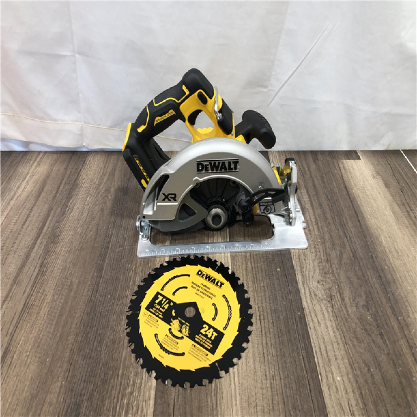 AS-IS DEWALT 20-Volt MAX 7-1/4 in. Cordless Circular Saw (Tool Only)