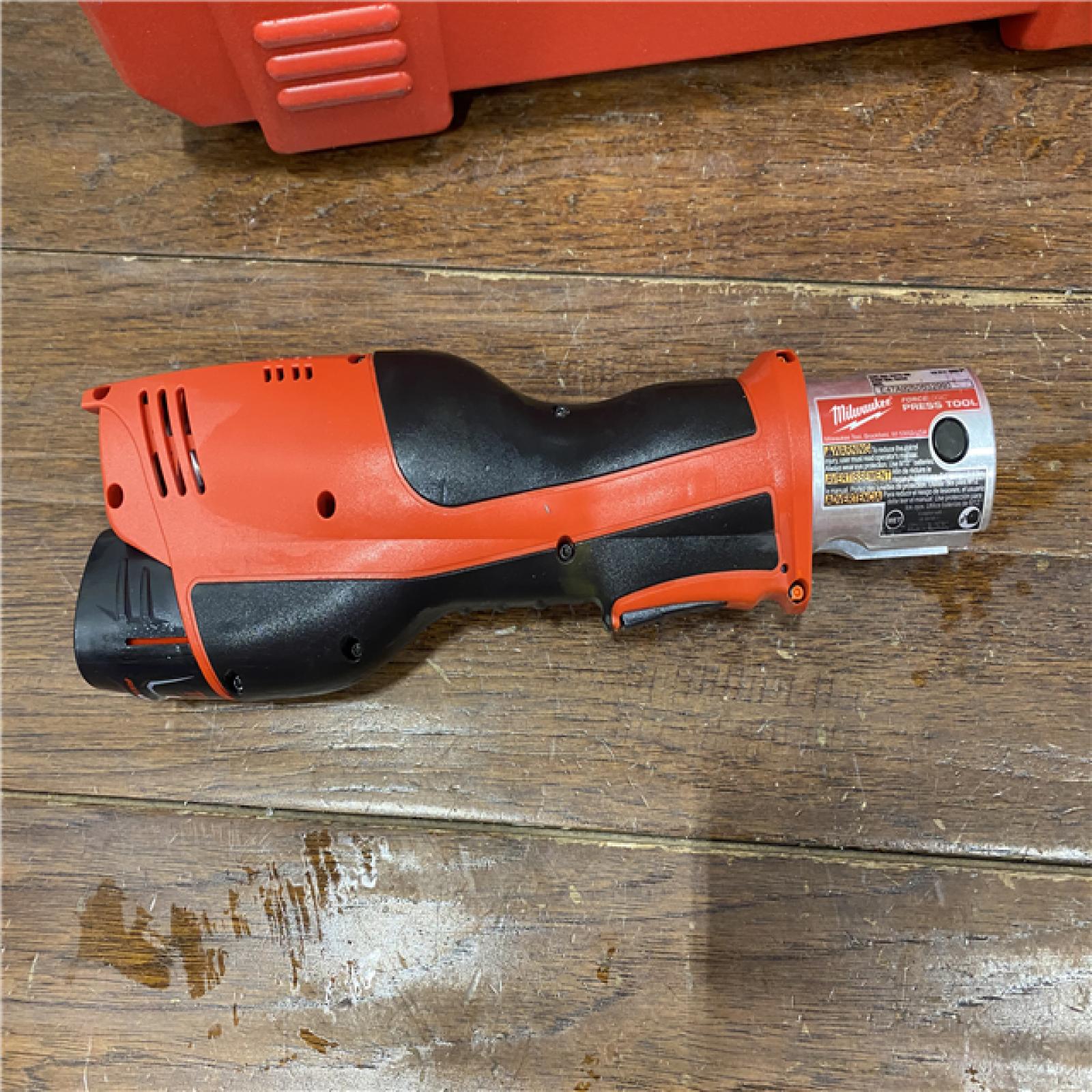 AS-IS Milwaukee M12 Force Logic Press Tool 1/2 in. to 1 in. Kit