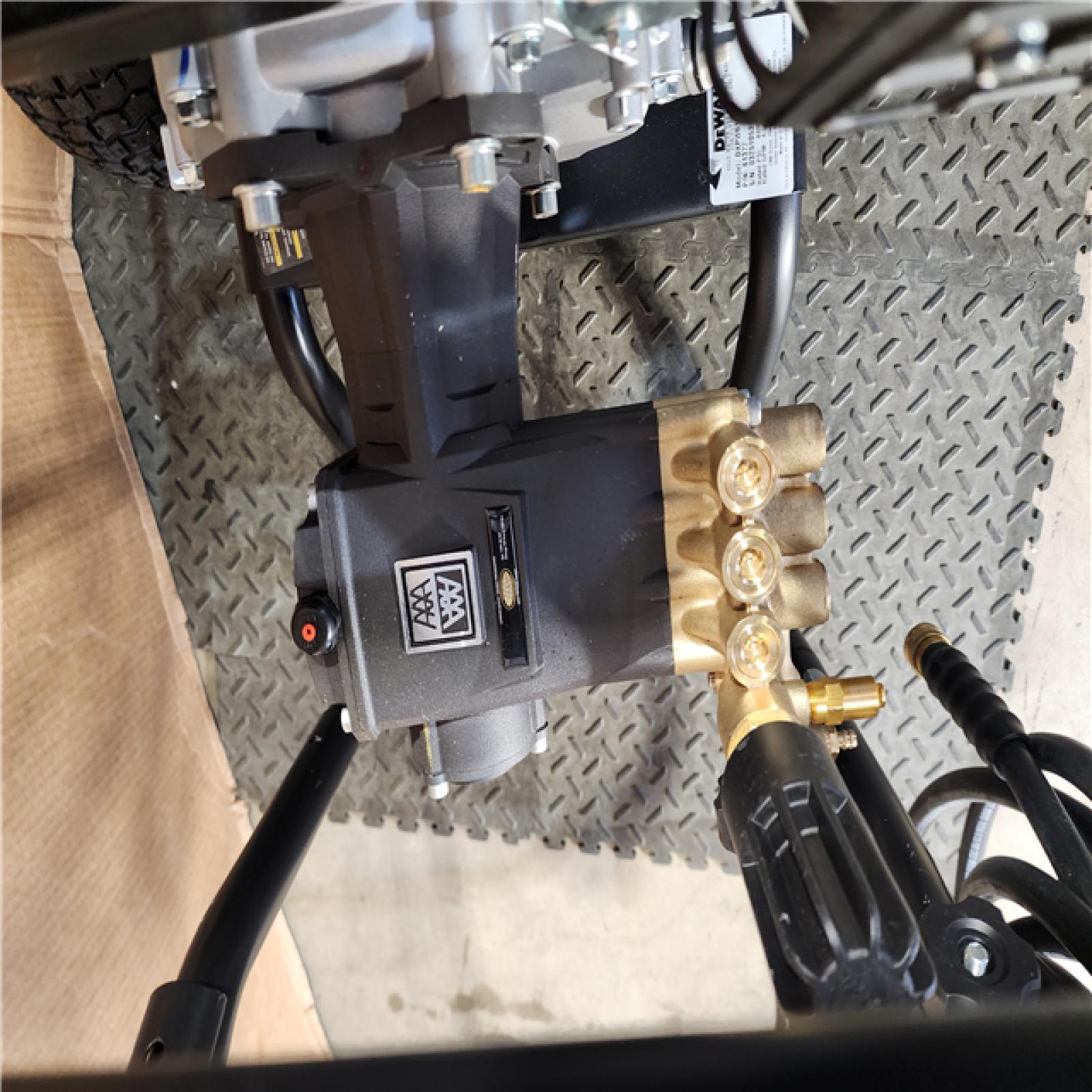 HOUSTON LOCATION - AS-IS DEWALT 4400 PSI 4.0 GPM Cold Water Gas Pressure Washer