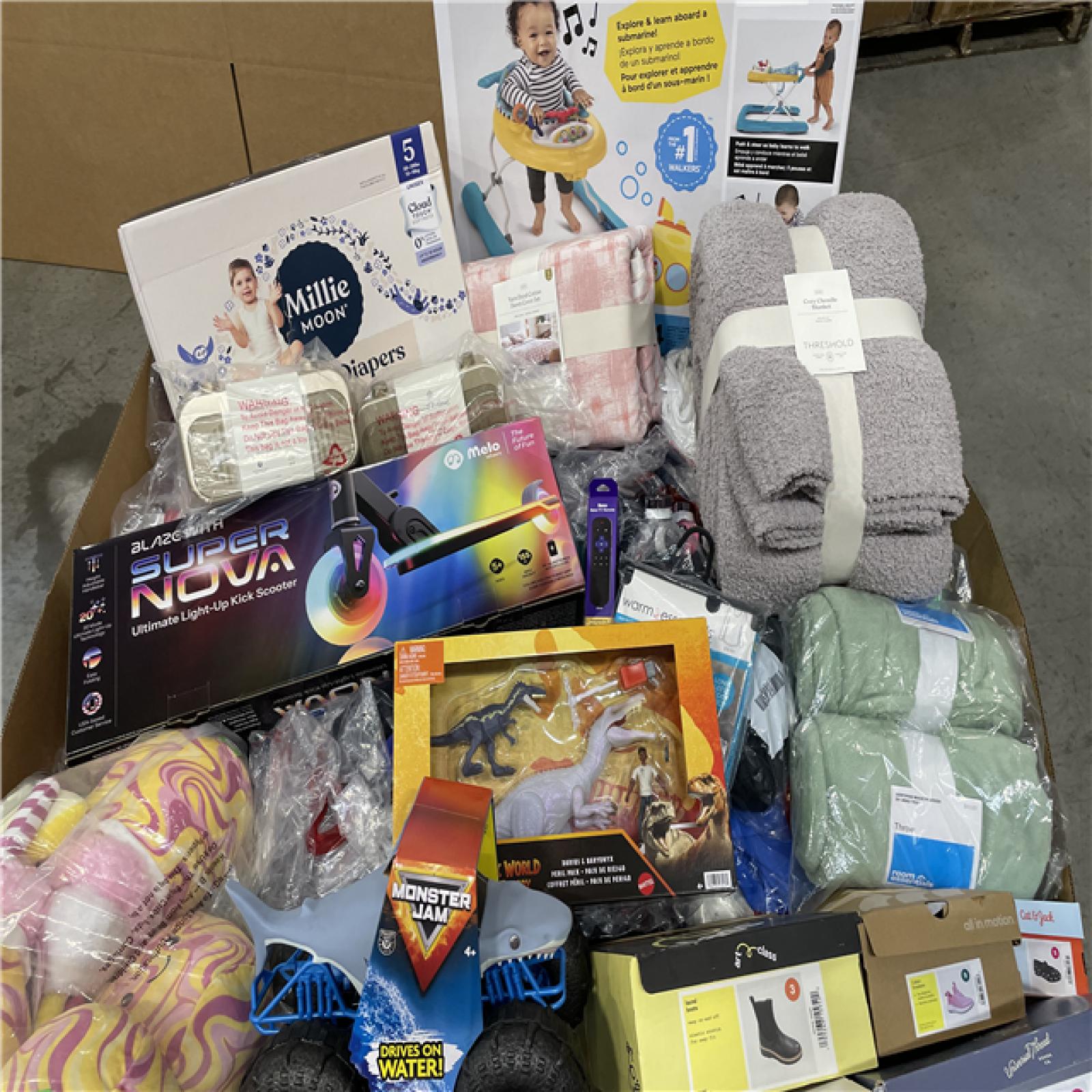 DALLAS LOCATION- NEW! BULLSEYE MIXED CLOTHING PALLET (300 UNITS)