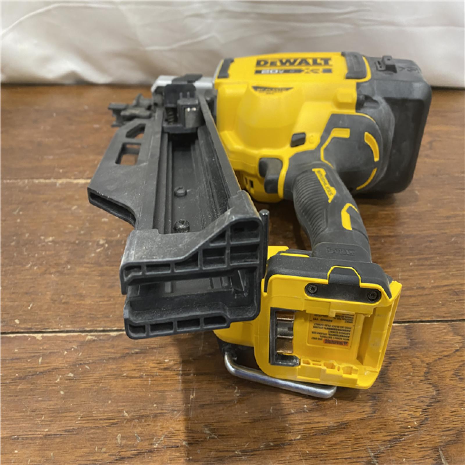 AS-IS DEWALT 20-Volt 21° Cordless Framing Nailer (Tool-Only)