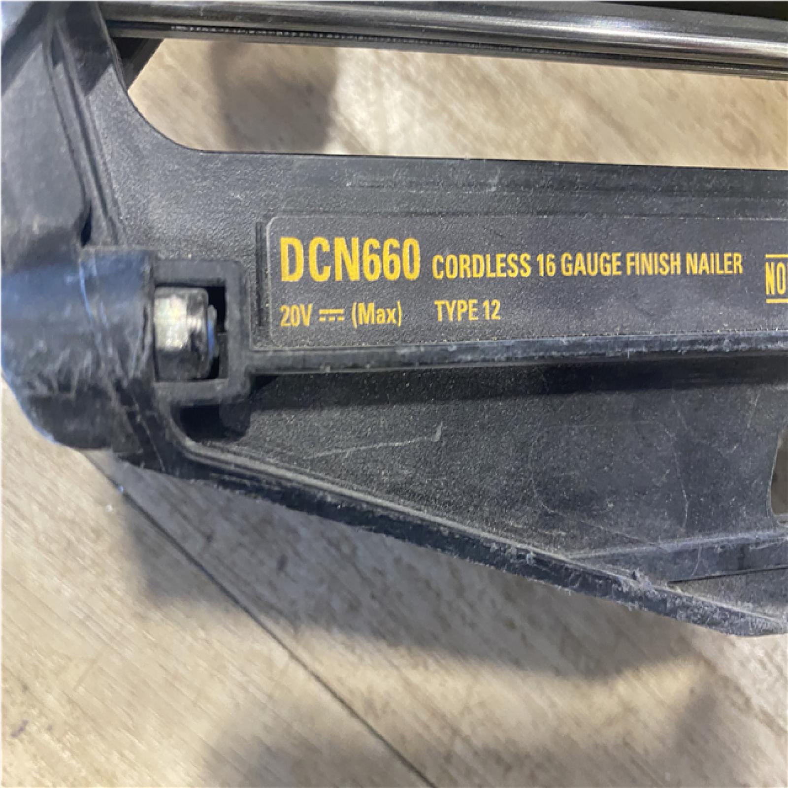 AS-IS DEWALT 20V MAX XR 16-Gauge Electric Cordless Angled Finishing Nailer Kit