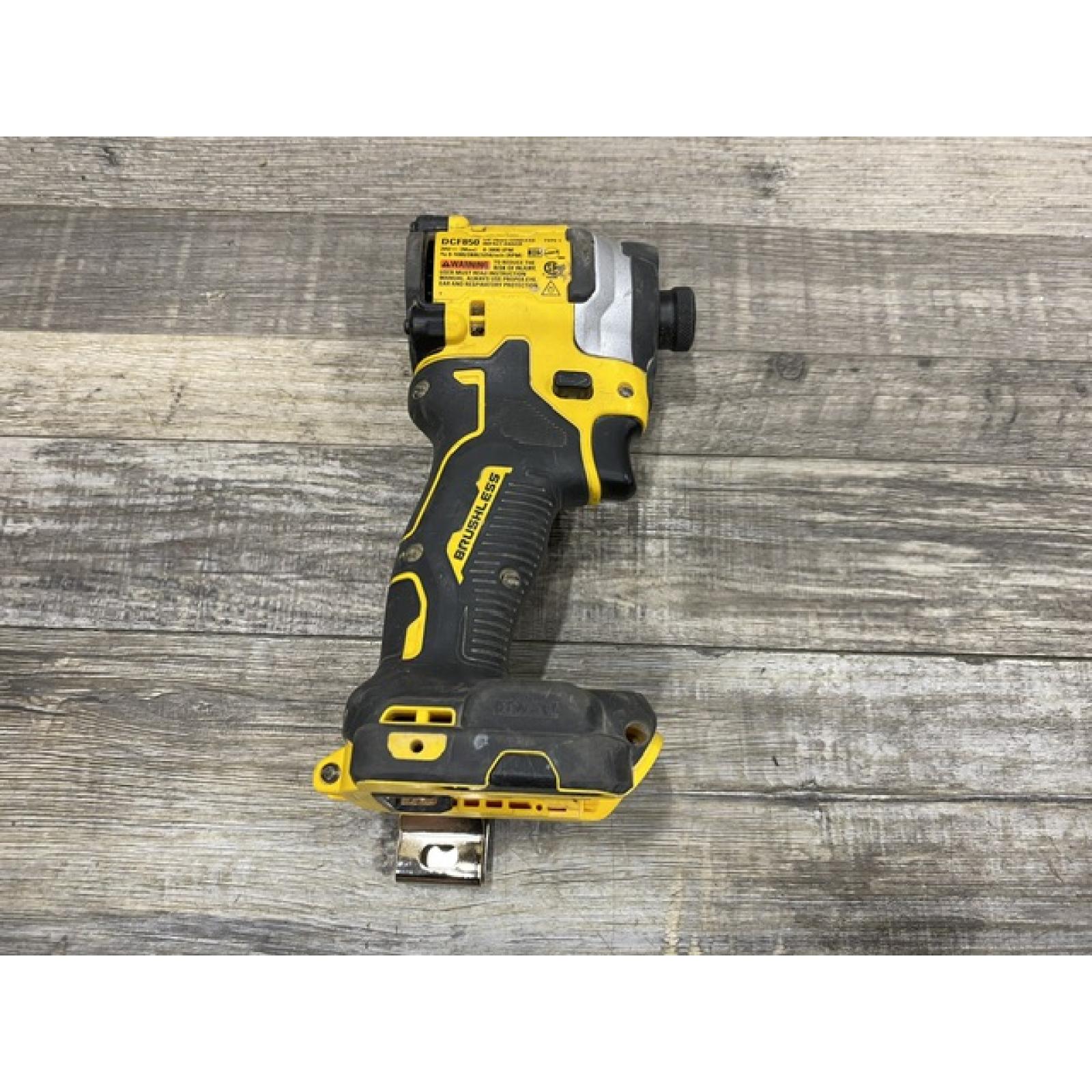 AS-IS DEWALT ATOMIC 20V MAX Lithium-Ion Cordless 1/4 in. Brushless Impact Driver Kit