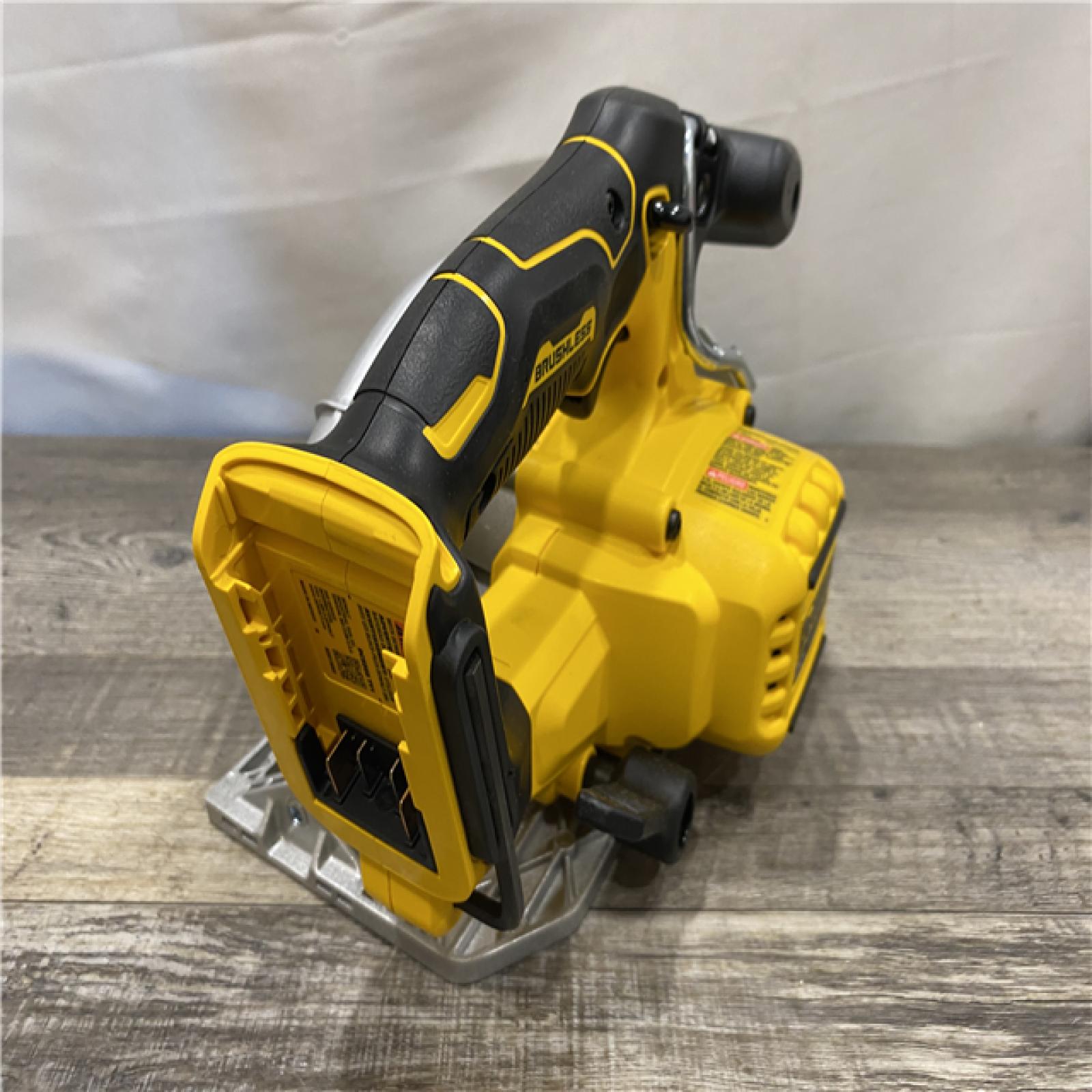 AS-IS DEWALT 20V MAX Cordless Brushless 6-1/2 in. Sidewinder Style Circular Saw (Tool Only)