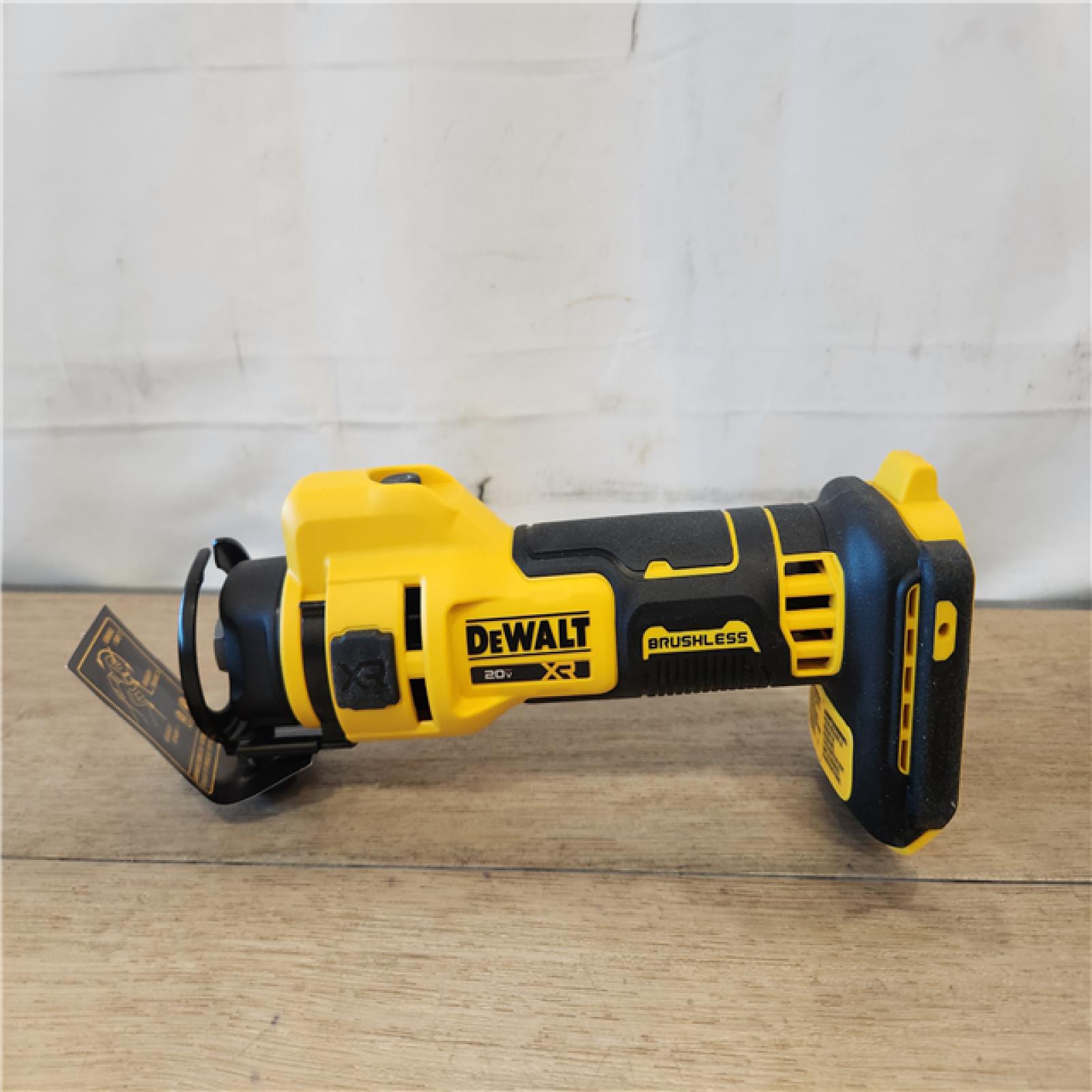 AS-IS- DEWALT 20V MAX Cordless Cut Out Tool