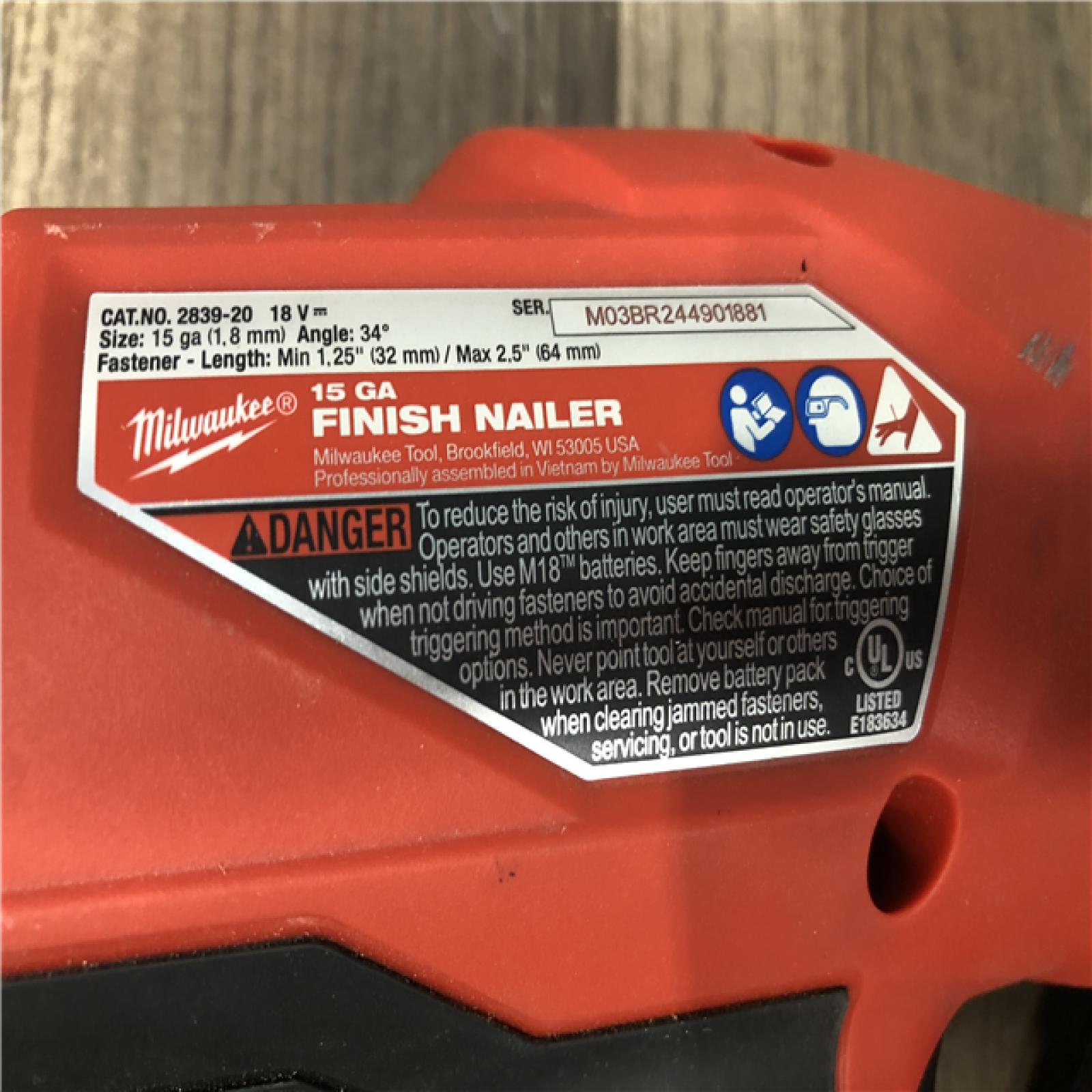 AS-IS Milwaukee FUEL 18-Volt Lithium-Ion Brushless Cordless Gen II 15-Gauge Angled Finish Nailer (Tool-Only)