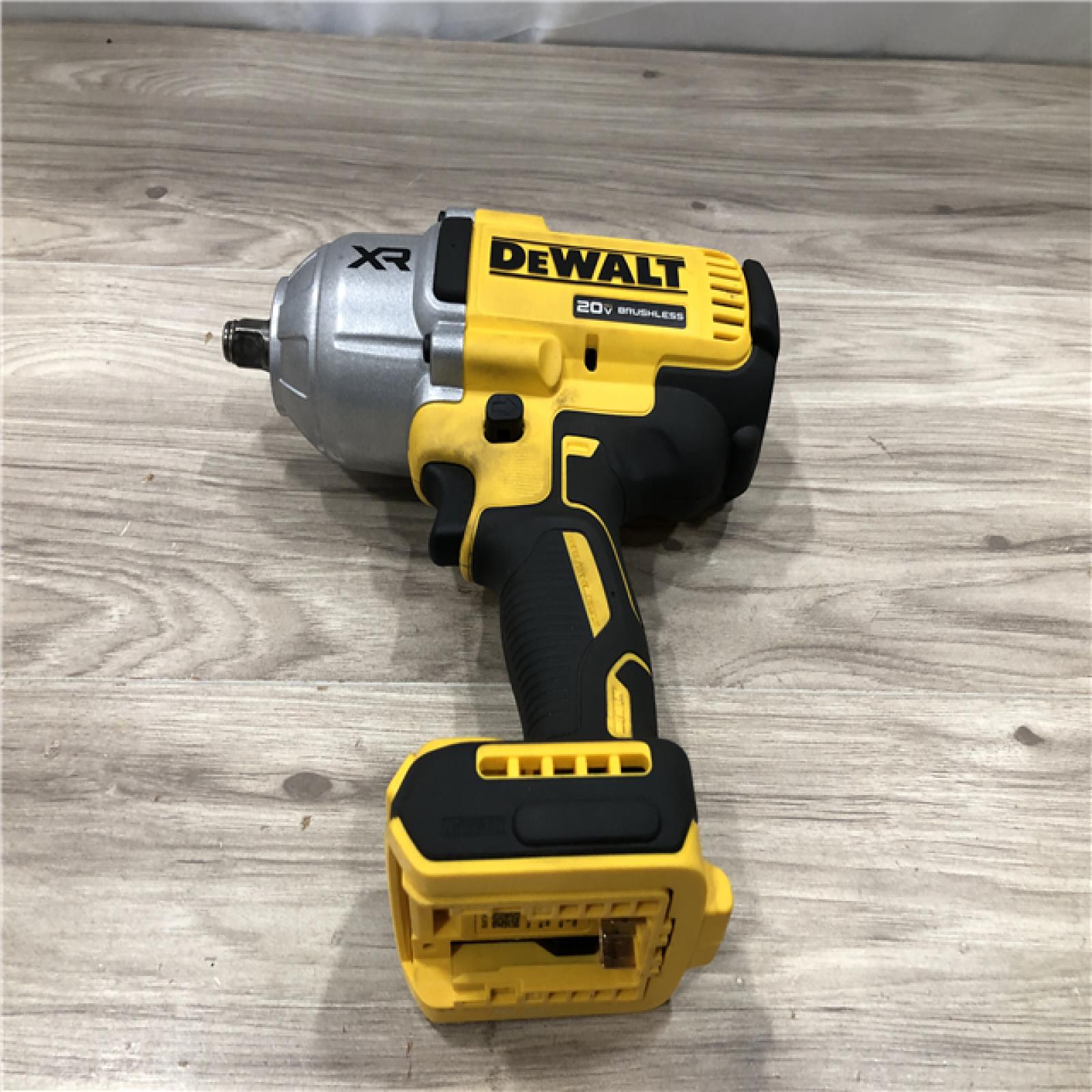 AS-IS Dewalt 20V MAX Lithium-Ion Cordless 1/2 in. Impact Wrench Kit