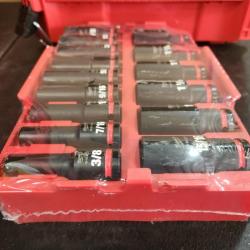 Phoenix NEW Milwaukee SHOCKWAVE Impact-Duty 1/2 in. Drive Metric and SAE Standard Impact PACKOUT Socket Set 15 pieces (SEALED)