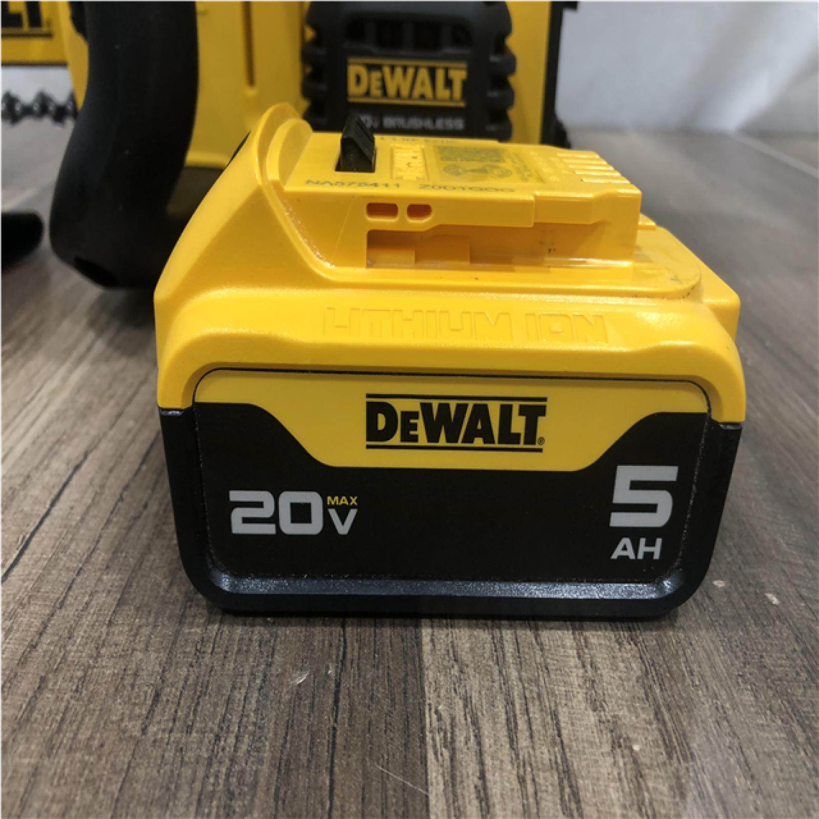 AS-IS DEWALT 20V MAX Compact 12 Brushless Cordless Chainsaw Kit