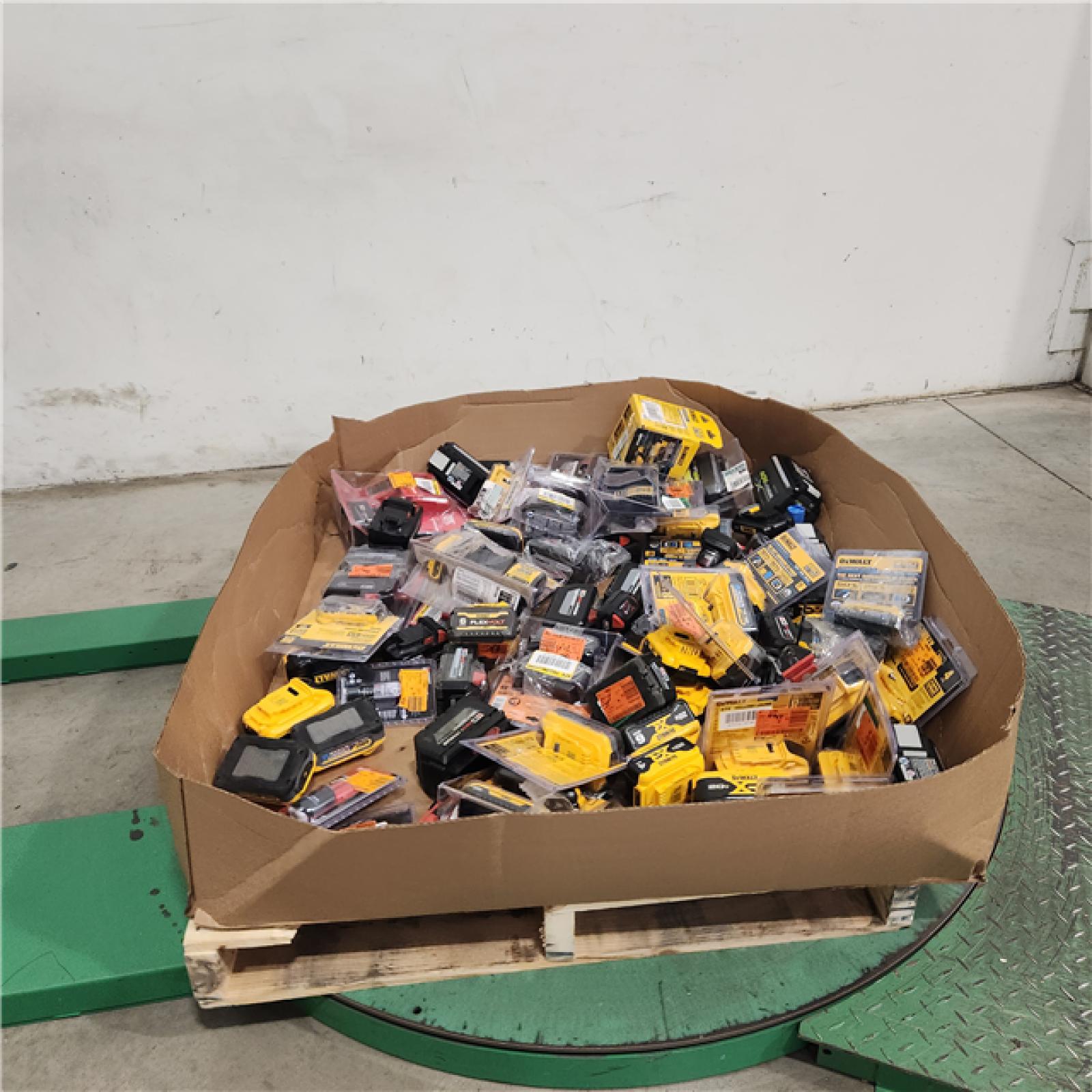 Dallas Location - As-Is Battery Tool Pallet