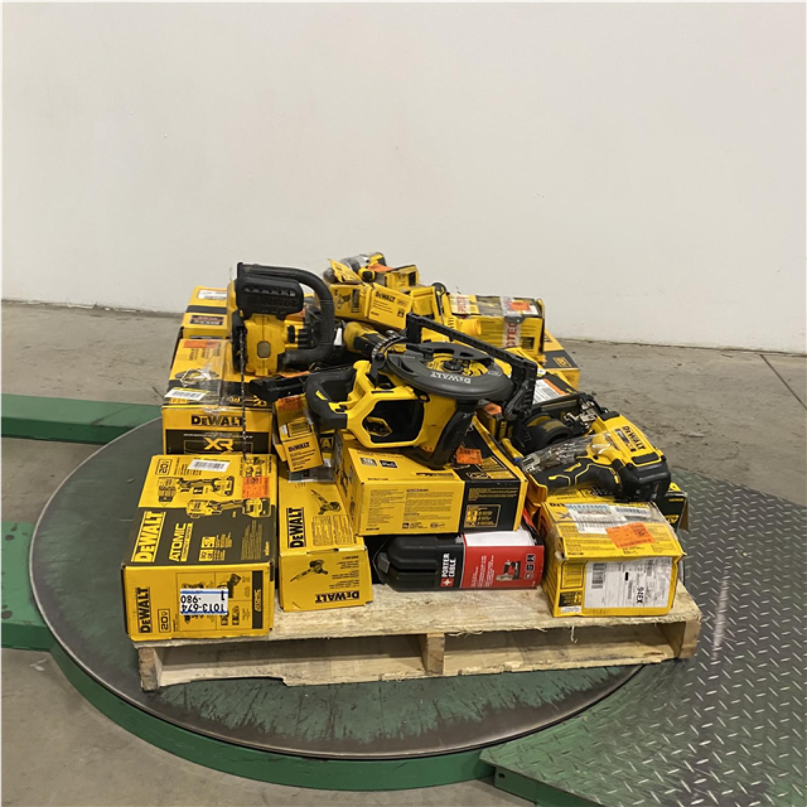 Dallas Location - As-Is Tool Pallet