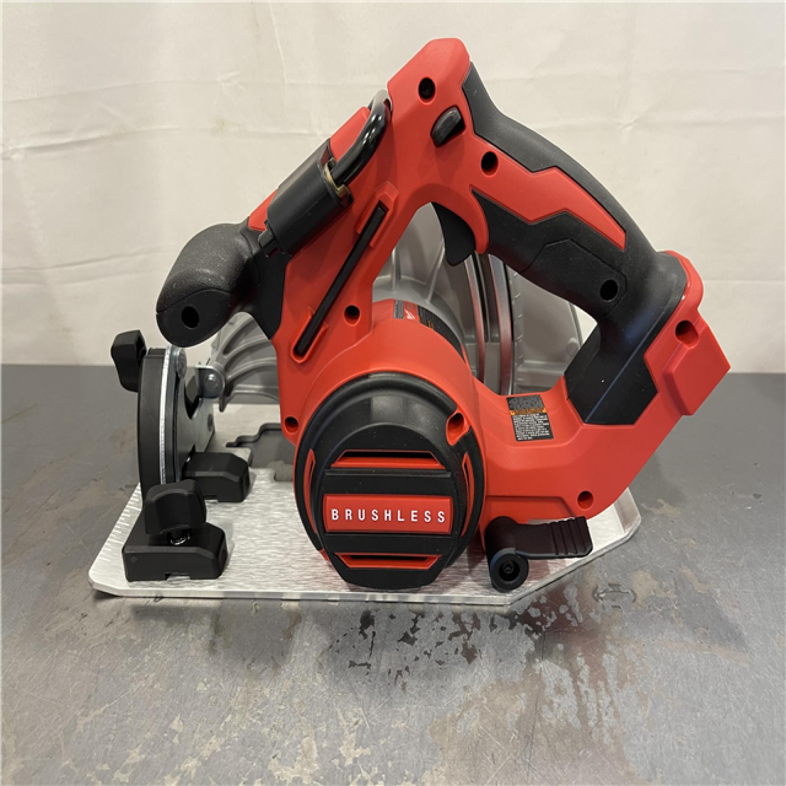 AS-IS - Milwaukee M18 18V Lithium-Ion Brushless Cordless 7-1/4 in. Circular Saw