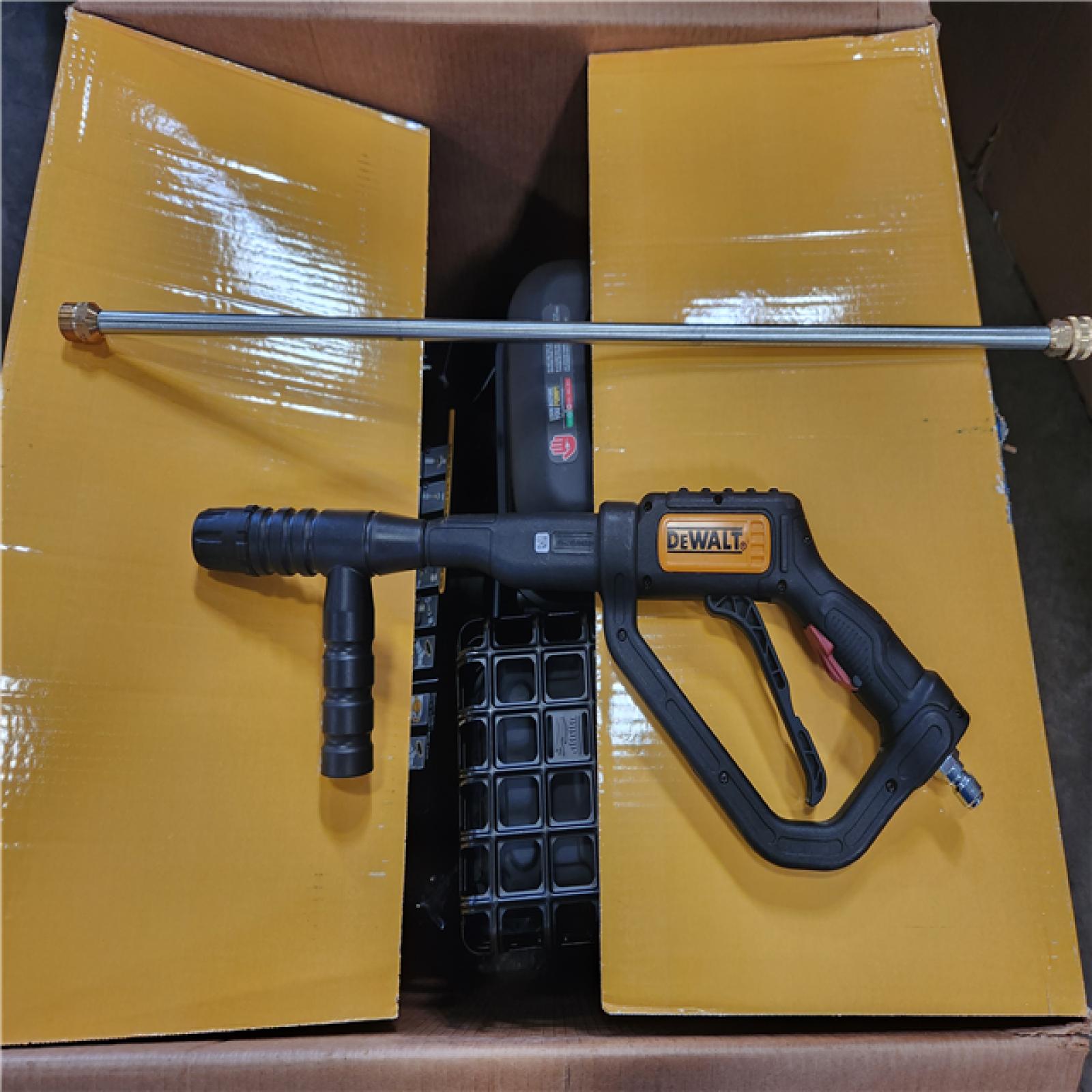 Phoenix NEW DEWALT 4400 PSI 4.0 GPM Cold Water Gas Pressure Washer