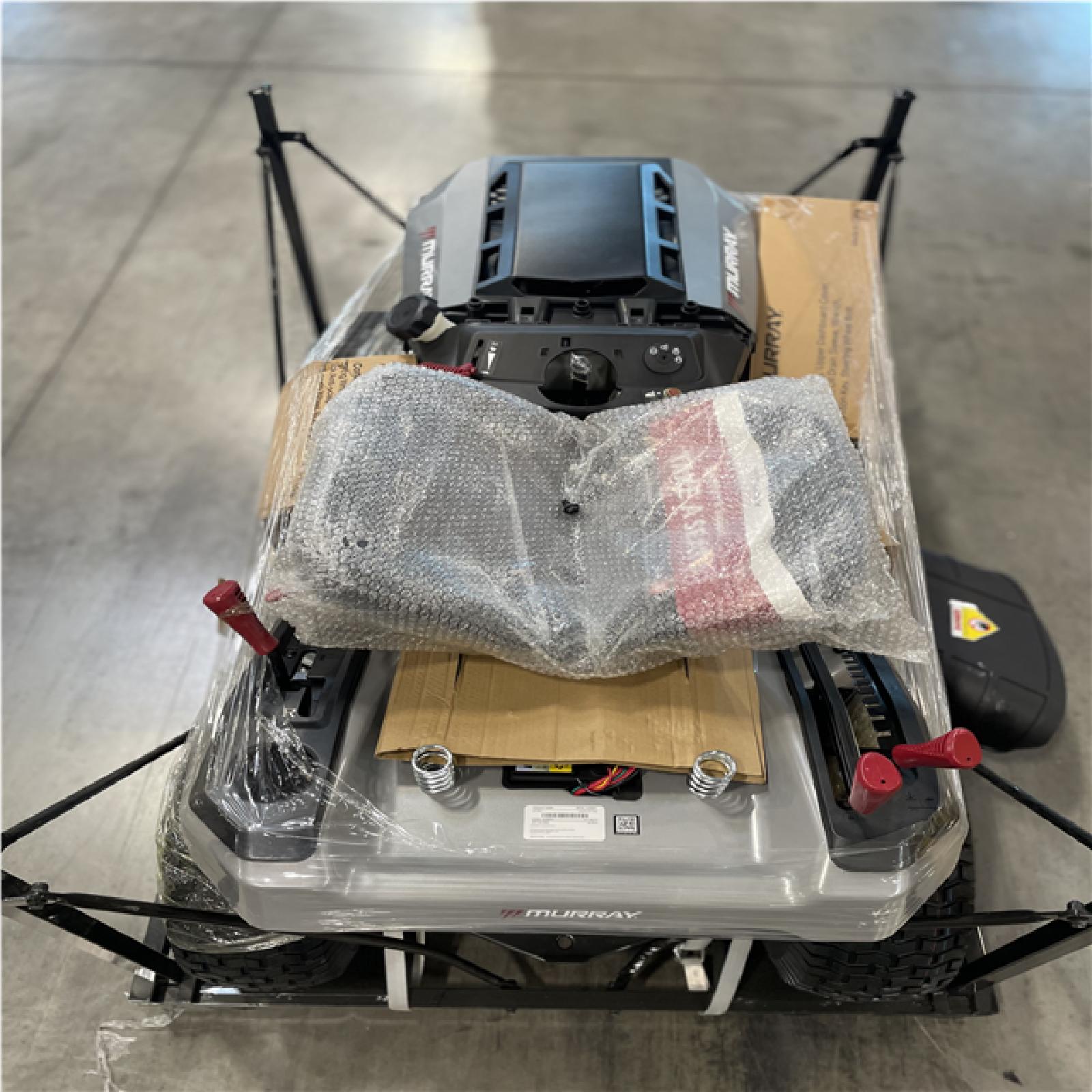 DALLAS LOCATION - Murray MT200 42 in. 19.0 HP 540cc EX1900 Series Briggs and Stratton Engine Automatic Gas Riding Lawn Tractor Mower