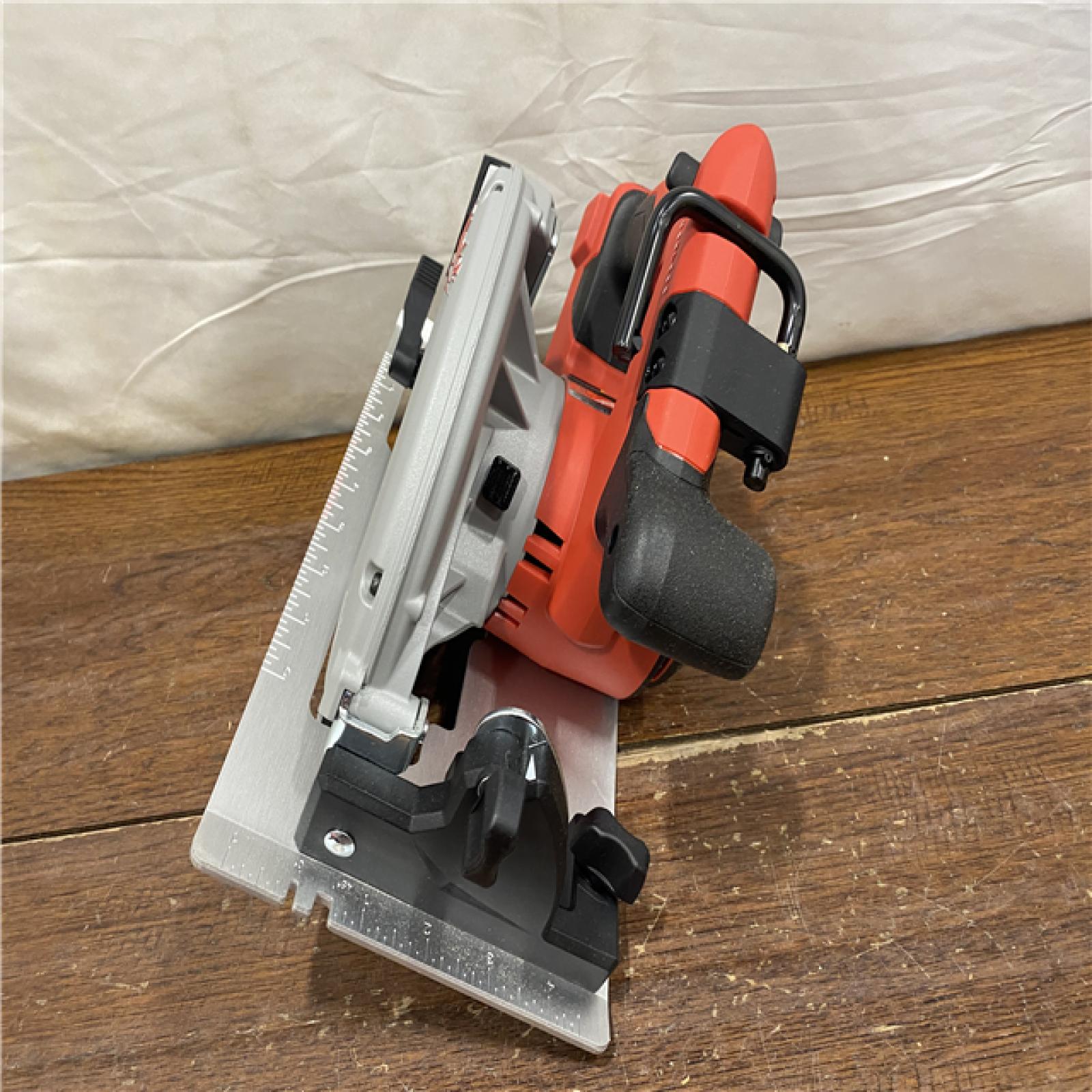 AS-IS Milwaukee M18 7-1/4  18V Brushless Circular Saw 2631-20 (Bare Tool)