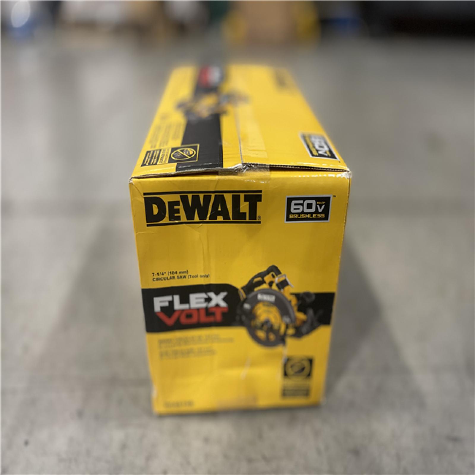 LIKE NEW! DEWALT FLEXVOLT 60V MAX Cordless Brushless 7-1/4 in. Circular Saw with Brake (Tool Only)