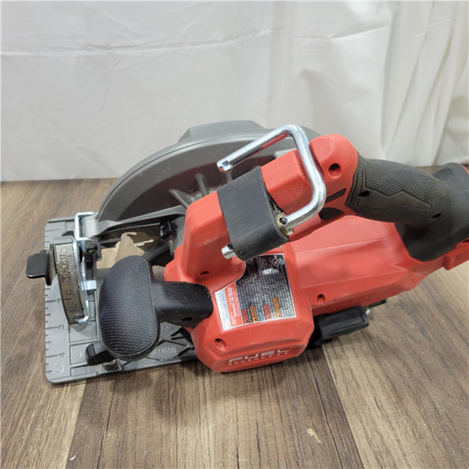 AS-IS  Milwaukee Tools M18 FUEL 7-1/4 Circular Saw (Tool Only) 2834-20