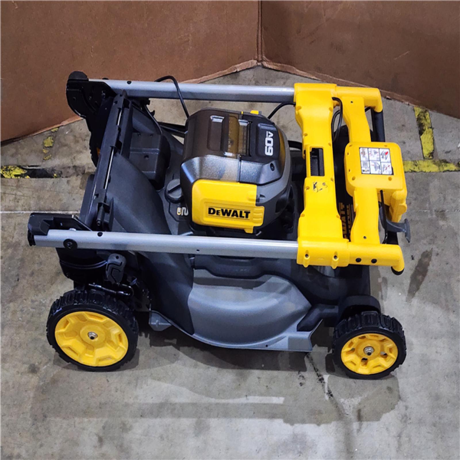 HOUSTON LOCATION - AS-IS FLEXVOLT 2x60V MAX 21 in. Cordless Battery Powered Self Propelled Lawn Mower Kit with 12.0 Ah Batteries and Chargers
