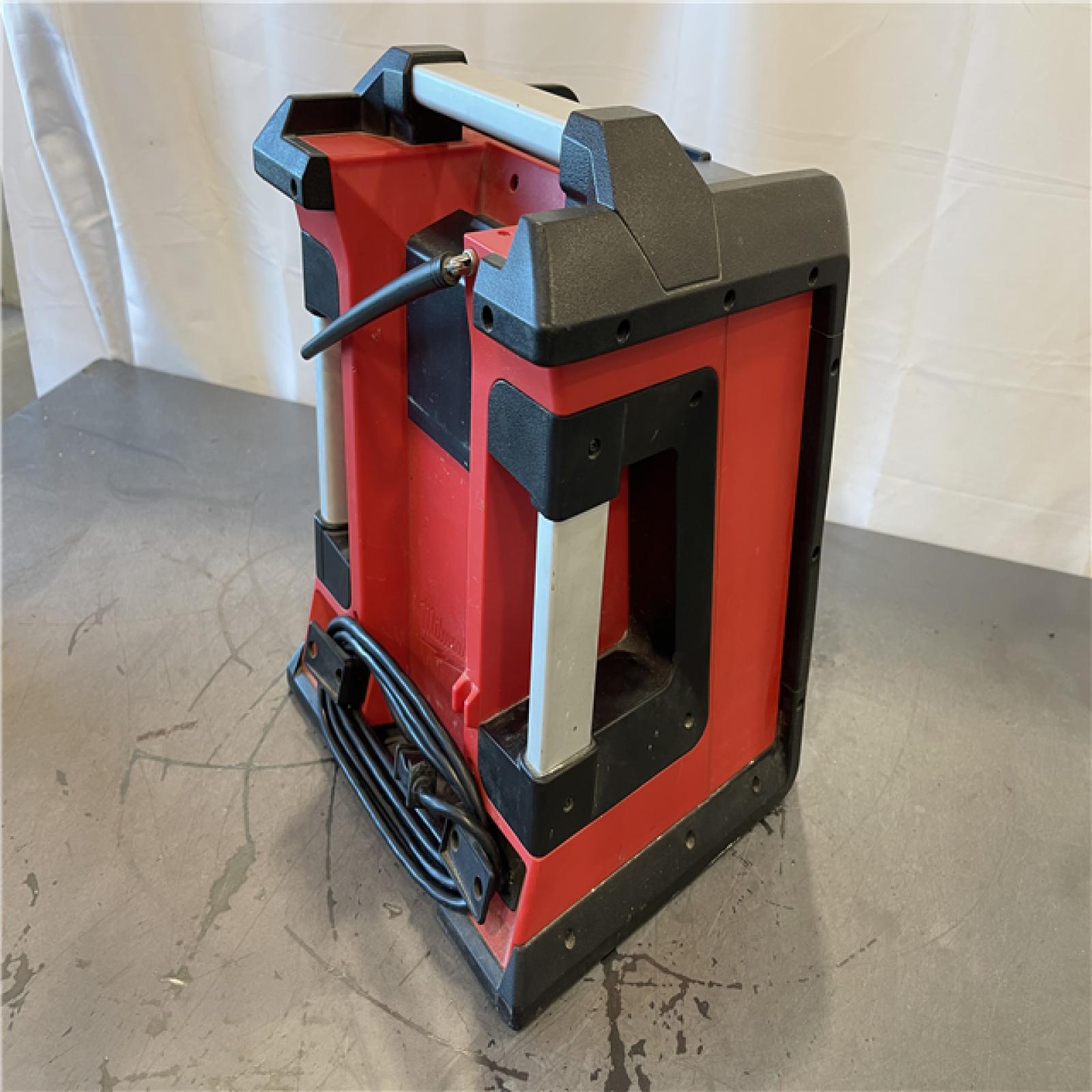 AS-IS - Milwaukee M18 Lithium-Ion Cordless Jobsite Radio/Charger