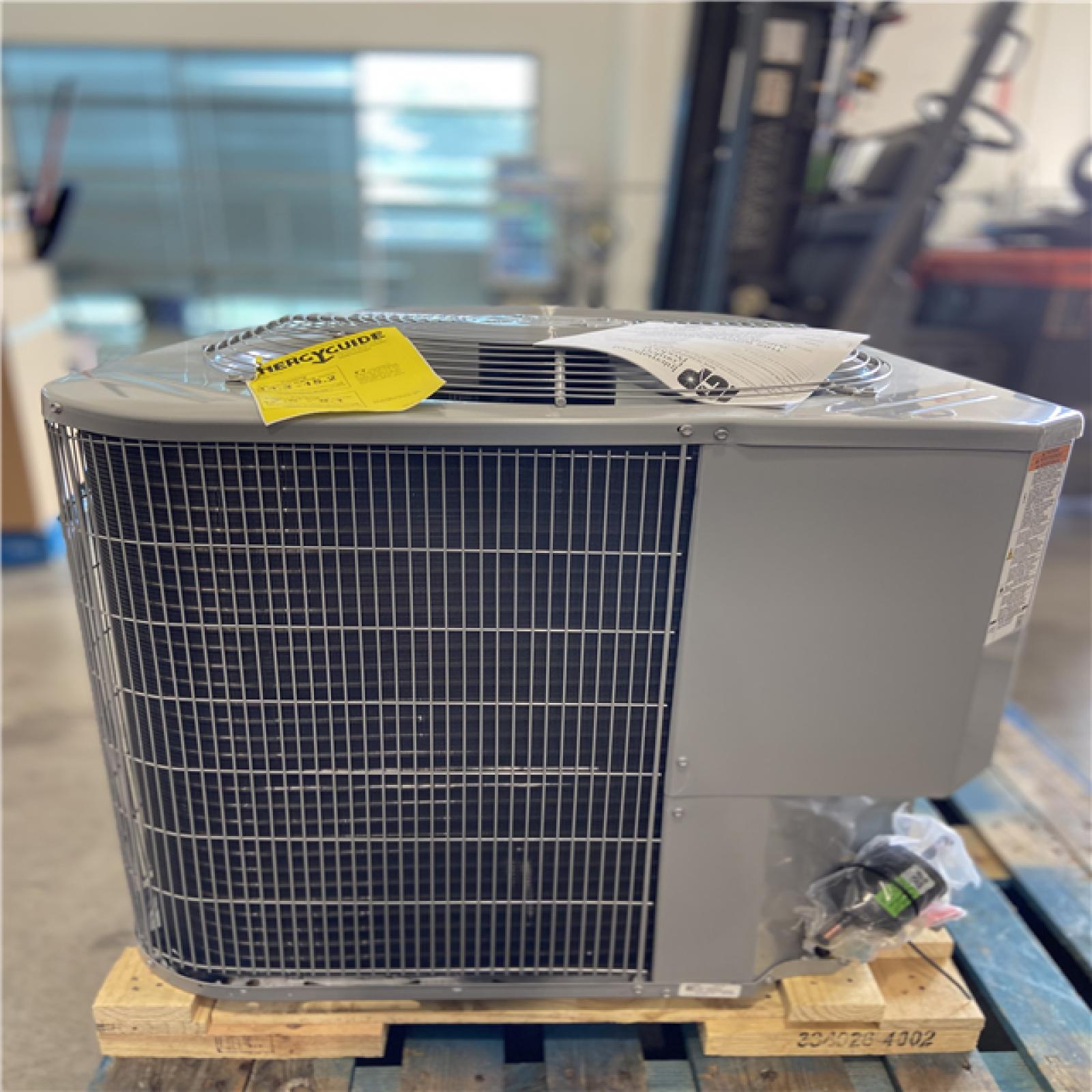 DALLAS LOCATION - Smartcomfort® by Carrier 2 Ton 14.3 Seer2 Heat Pump