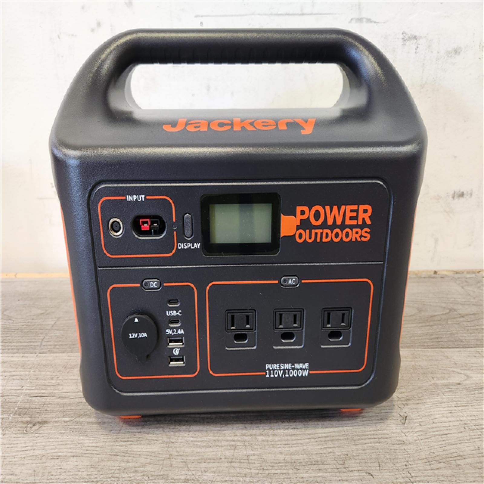 Phoenix Location LIKE NEW Jackery Explorer 880, 880Wh/1000W Model No: Explorer 880