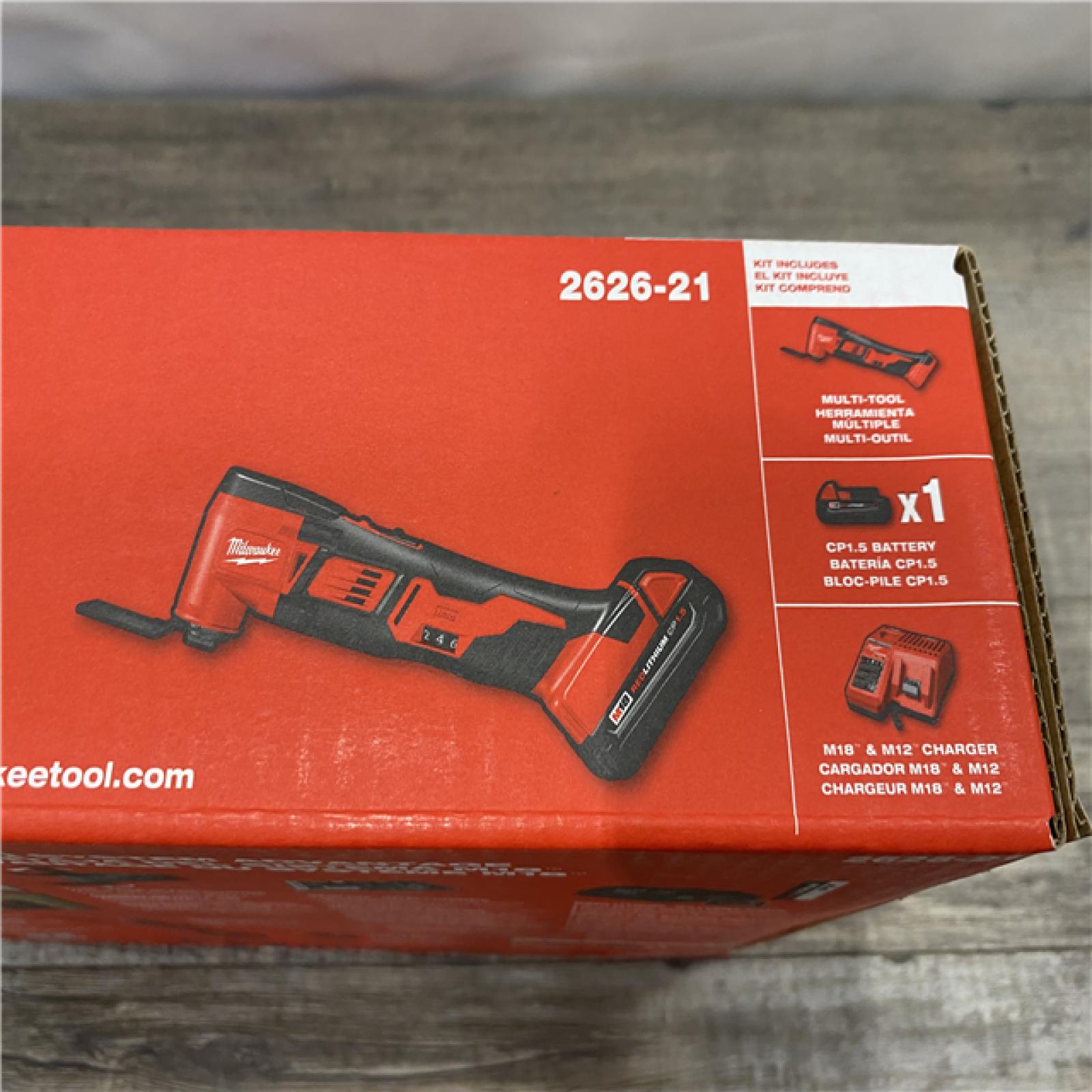 NEW - Milwaukee 18V Lithium-Ion Cordless Oscillating Multi-Tool Kit