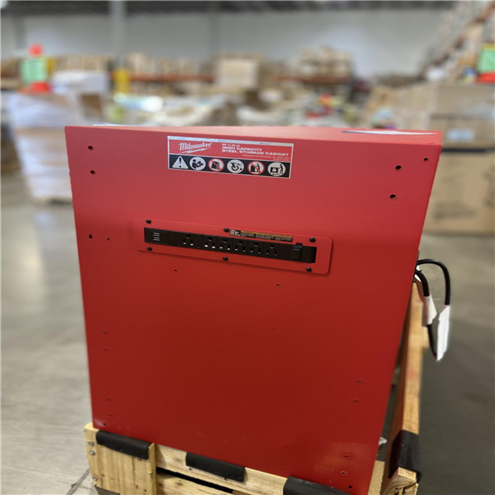 DALLAS LOCATION - Milwaukee High Capacity 56 in. W x 22 in. D 10-Drawer Rolling Tool Cabinet
