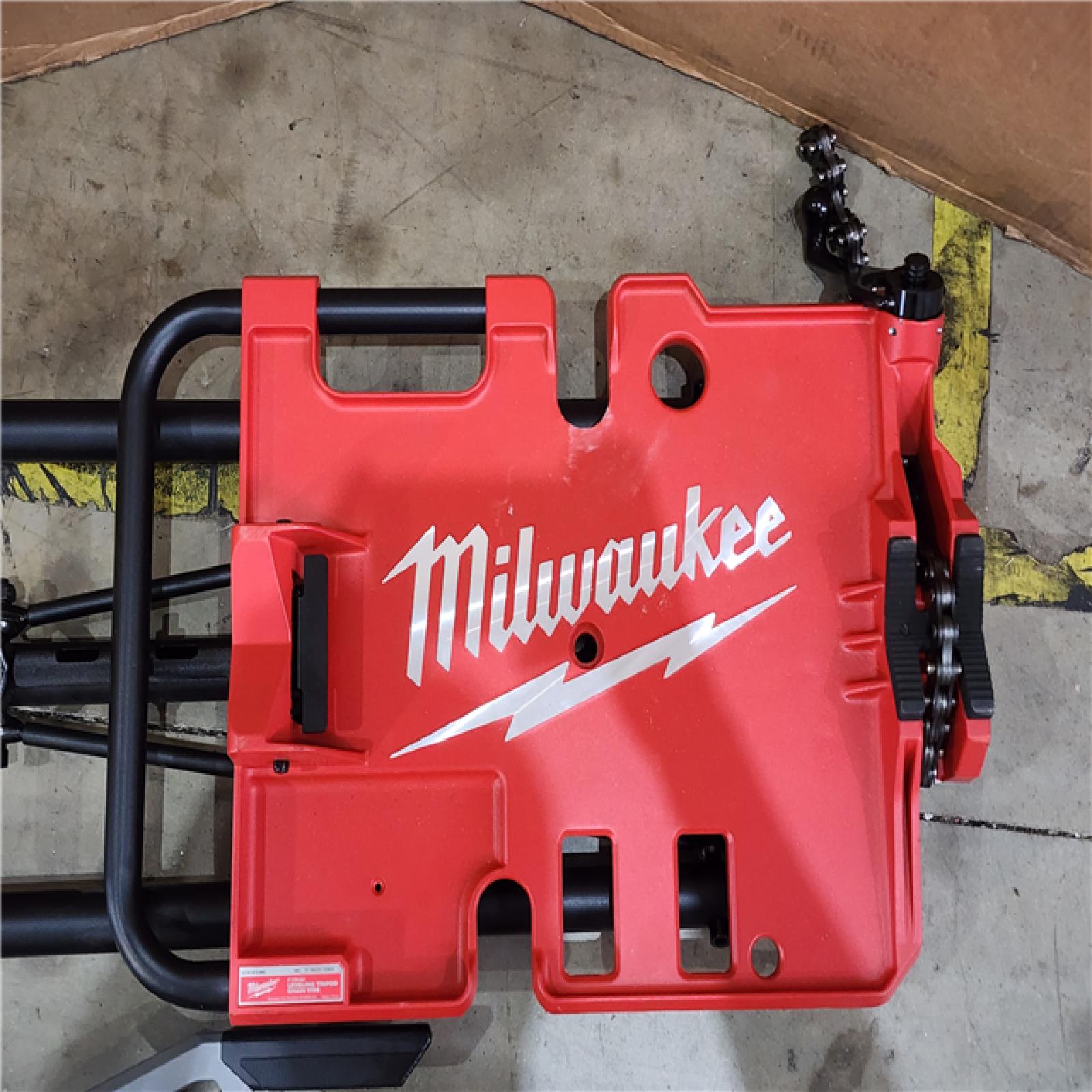 HOUSTON LOCATION - AS-IS M18 Fuel One-Key Cordless Brushless Pipe Threader Kit with (2) 12.0Ah Batteries and Case W/ LEVELING TRIPOD CHAIN VISE