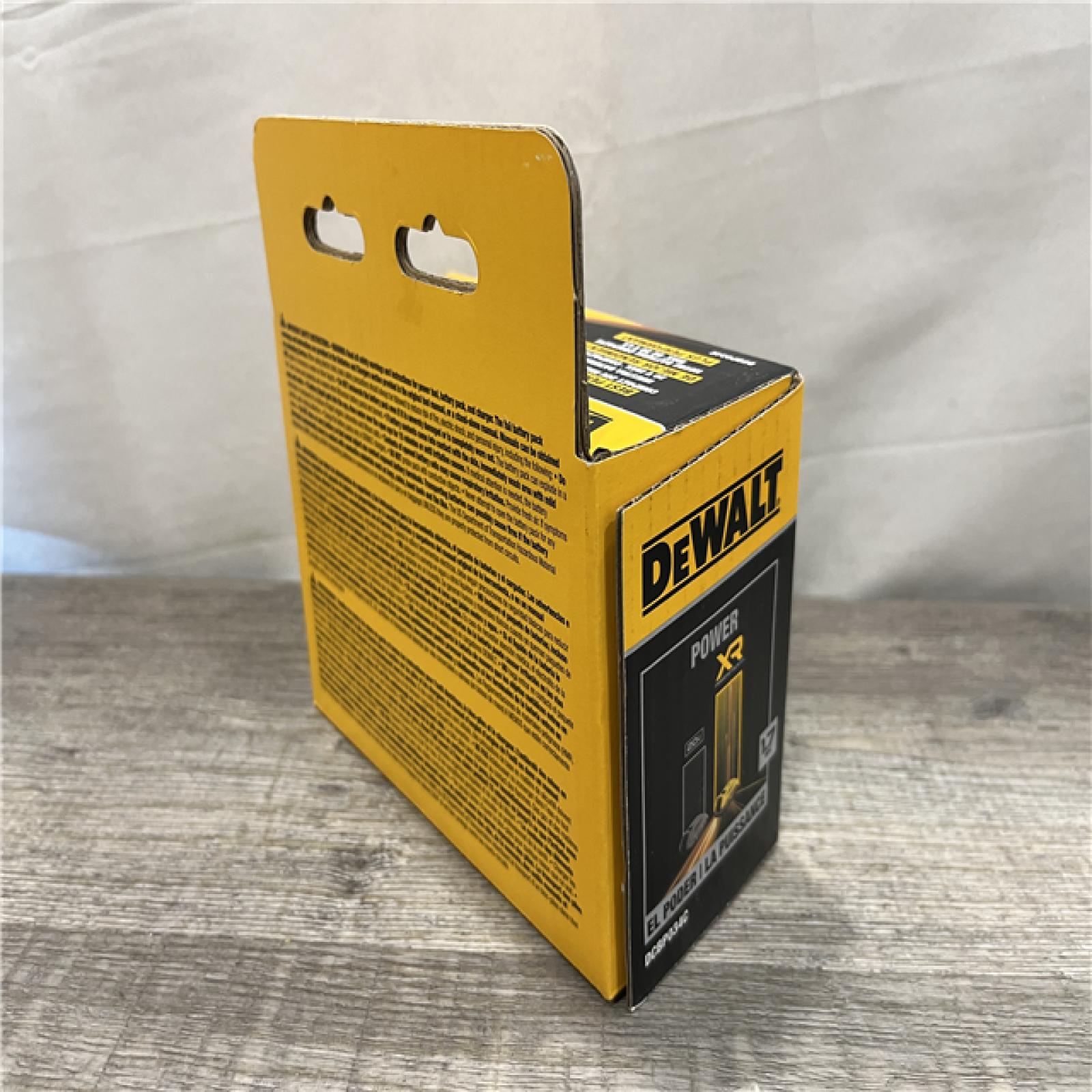 NEW - DEWALT 20V MAX XR POWERSTACK Lithium-Ion Battery Starter Kit with 1.7Ah Battery and Charger