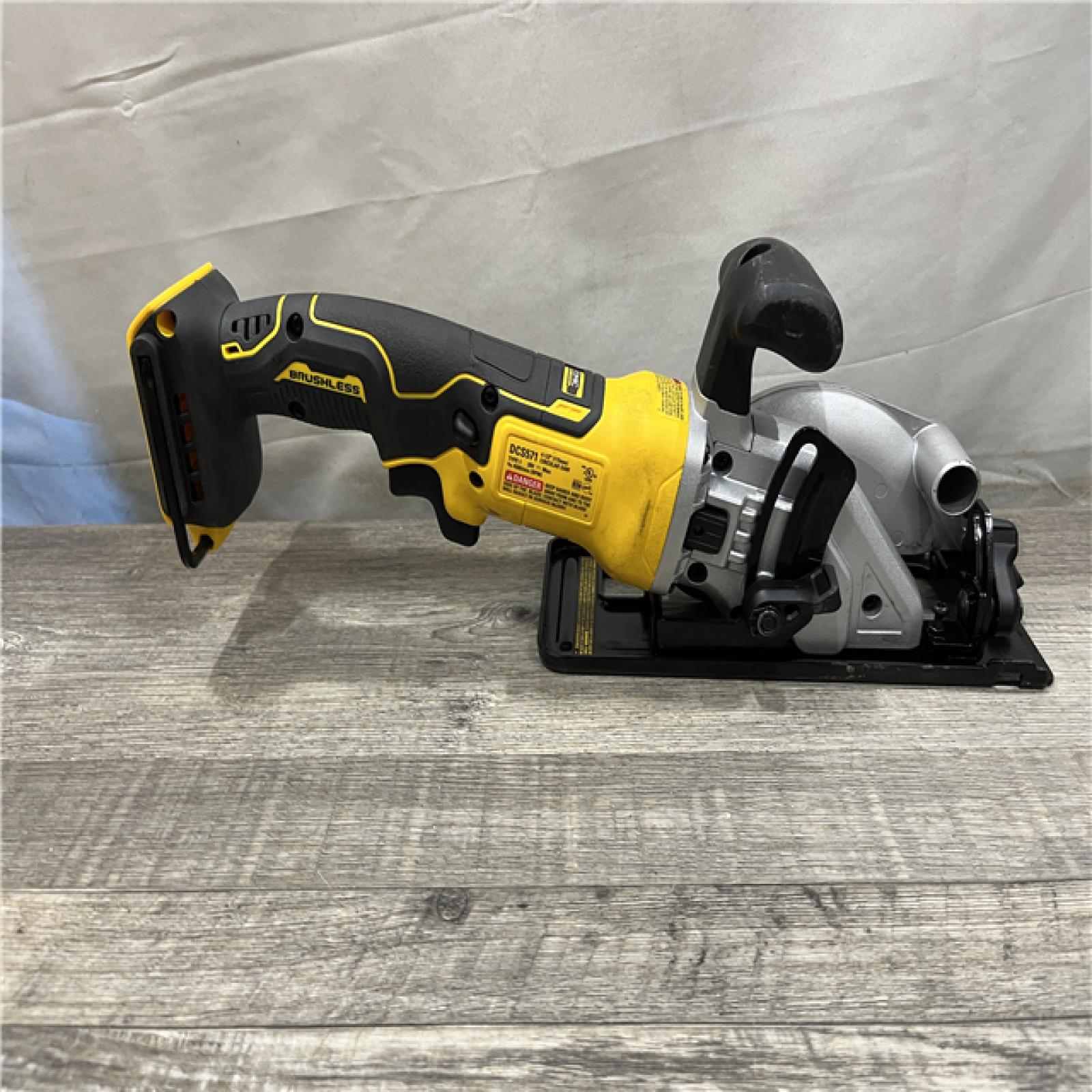 AS-IS DEWALT ATOMIC 20V MAX Cordless Brushless 4-1/2 in. Circular Saw (Tool Only)