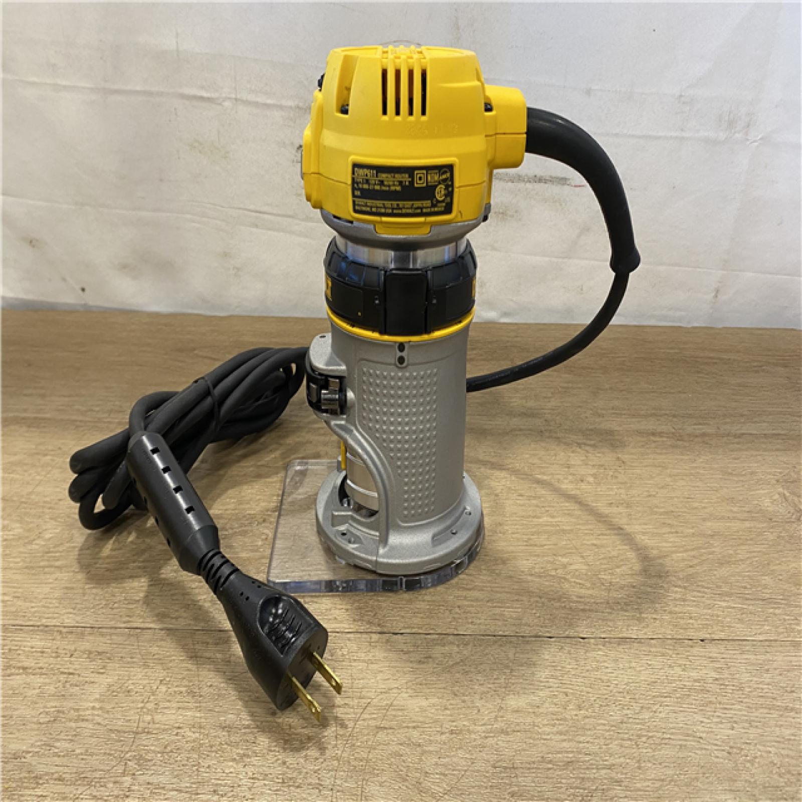 AS-IS DEWALT 7 Amp Corded 1-1/4 HP Max Torque Variable Speed Compact Router with LEDs