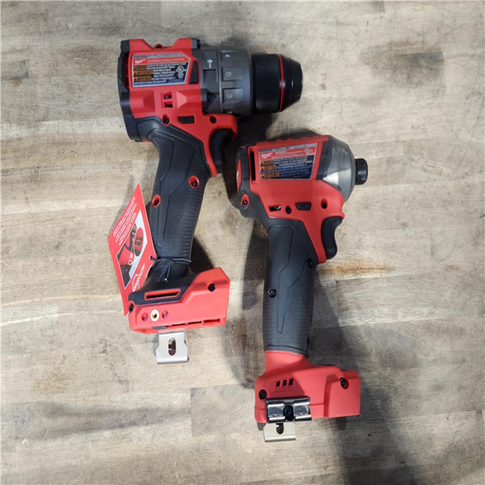 HOUSTON LOCATION - AS-IS Milwaukee 2 Tool Combo Kit W/ (2) Battery & Charger