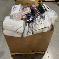 DALLAS LOCATION- NEW! BULLSEYE MIXED CLOTHING PALLET (300 UNITS)